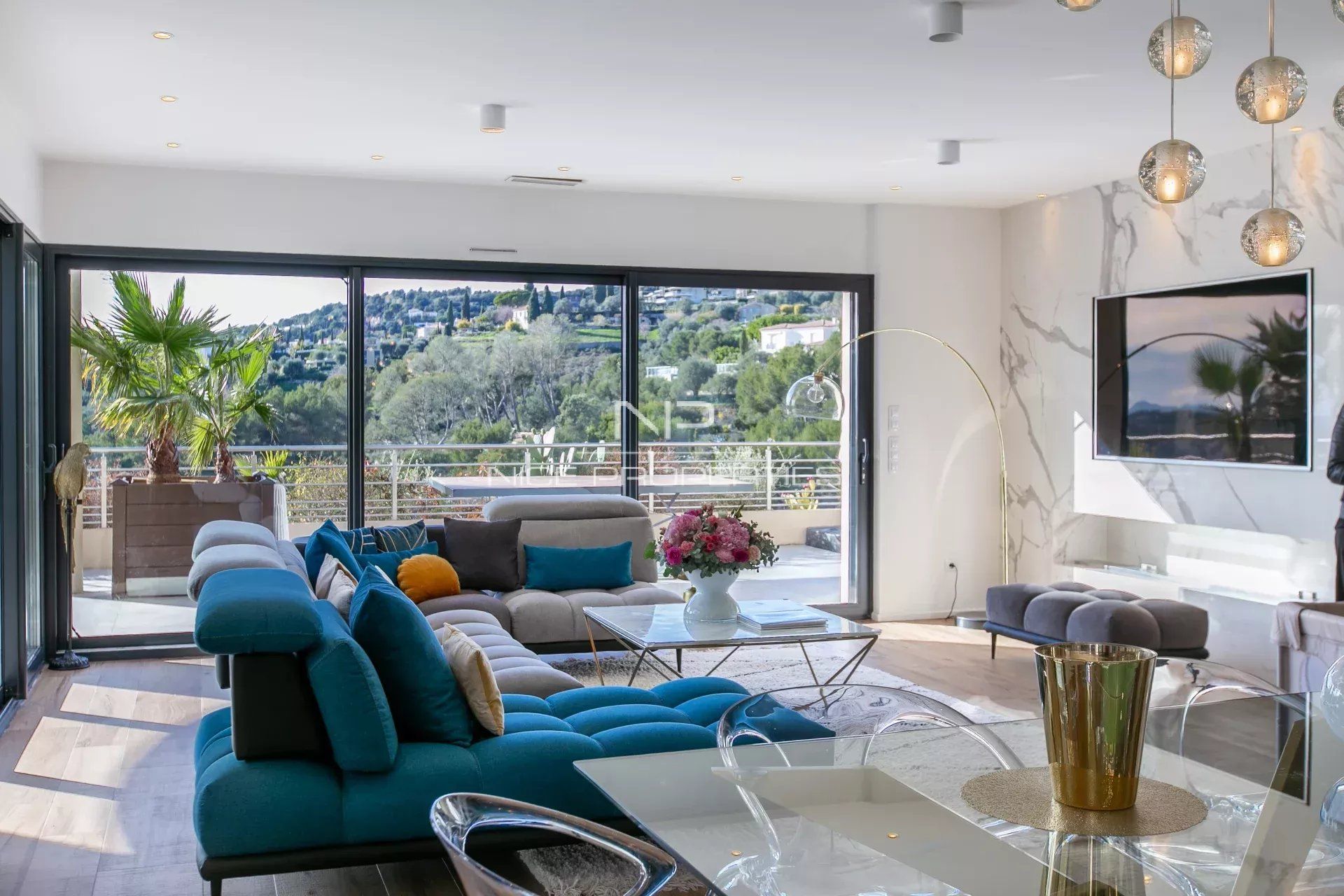 Appartement familial 5 pièces de haut standing avec vaste terrasse vue mer – Gairaut / Rimiez