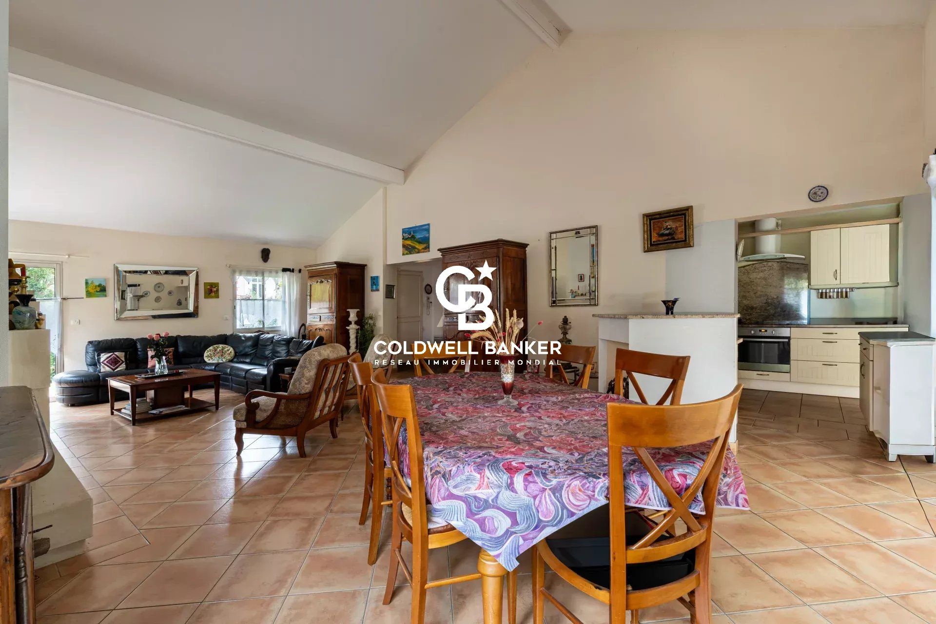 AU COEUR DE LA VILLE D'HIVER - Villa familiale d'environ 240 m²