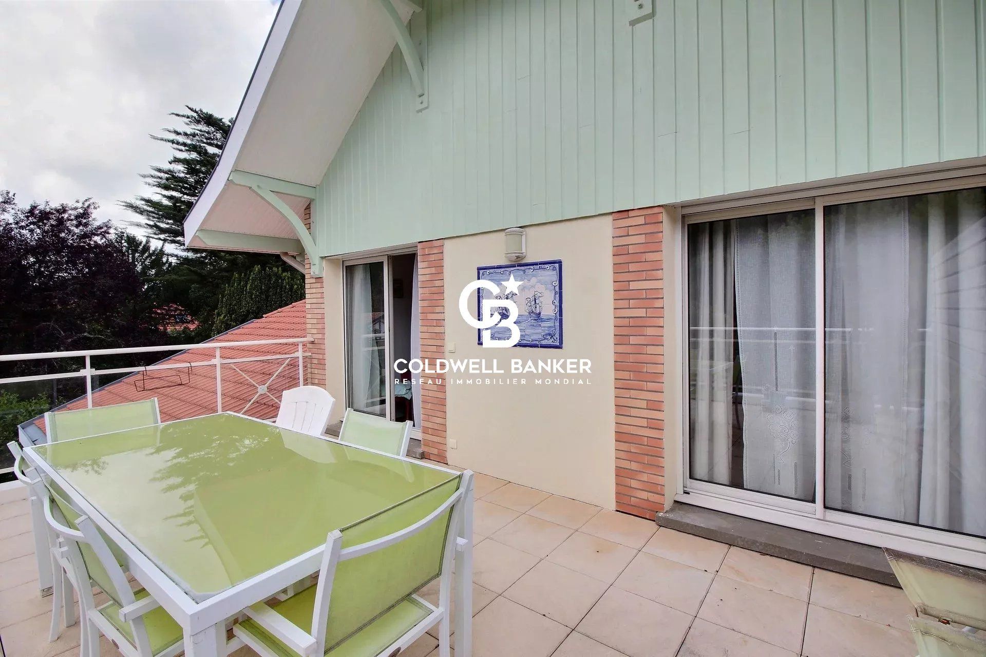 AU COEUR DE LA VILLE D'HIVER - Villa familiale d'environ 240 m²