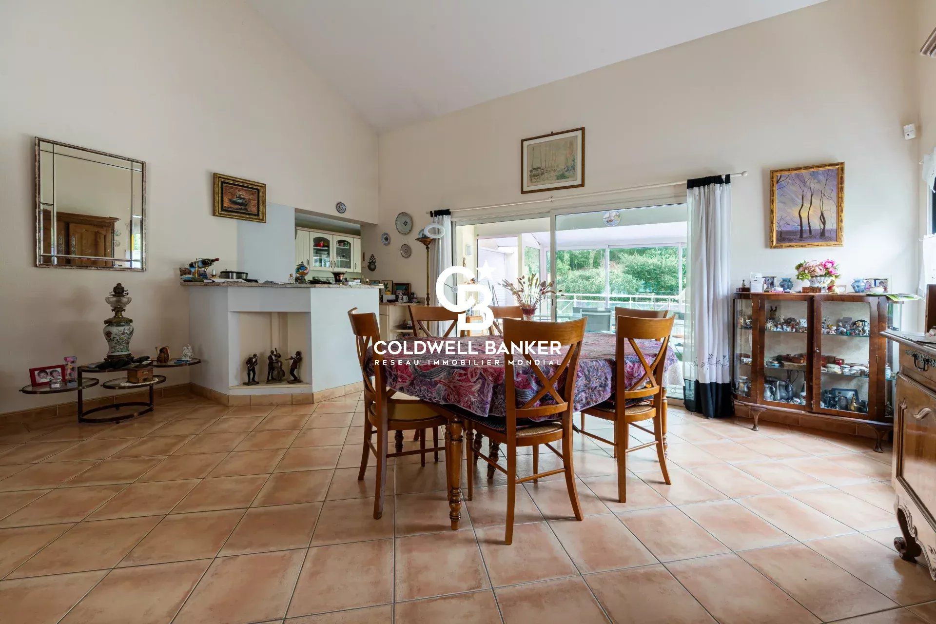 AU COEUR DE LA VILLE D'HIVER - Villa familiale d'environ 240 m²