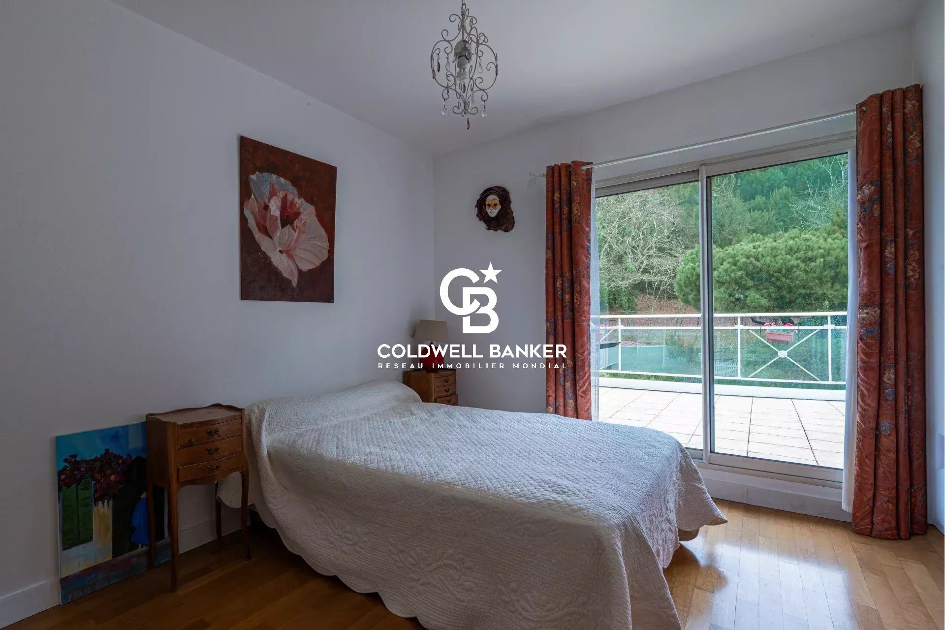 AU COEUR DE LA VILLE D'HIVER - Villa familiale d'environ 240 m²