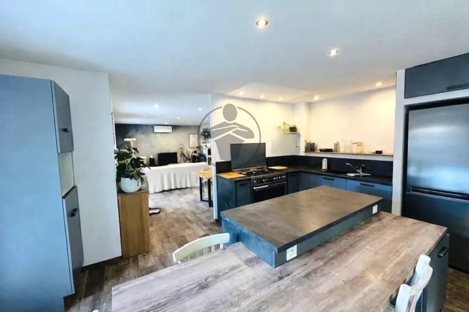 Jolie Villa