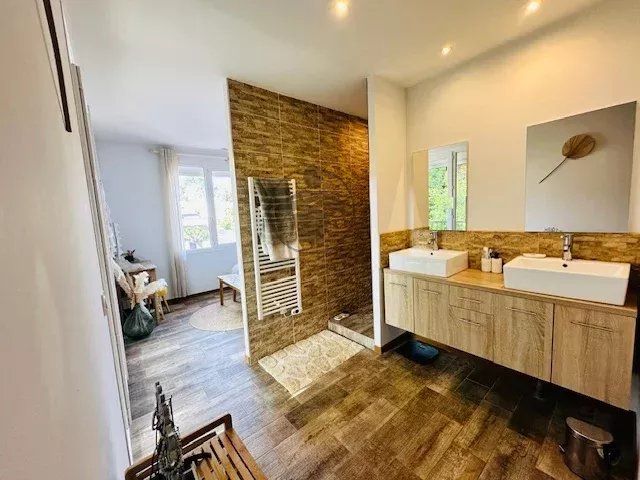 Jolie Villa