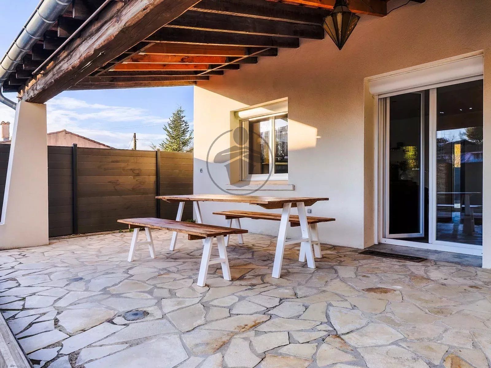 Jolie Villa