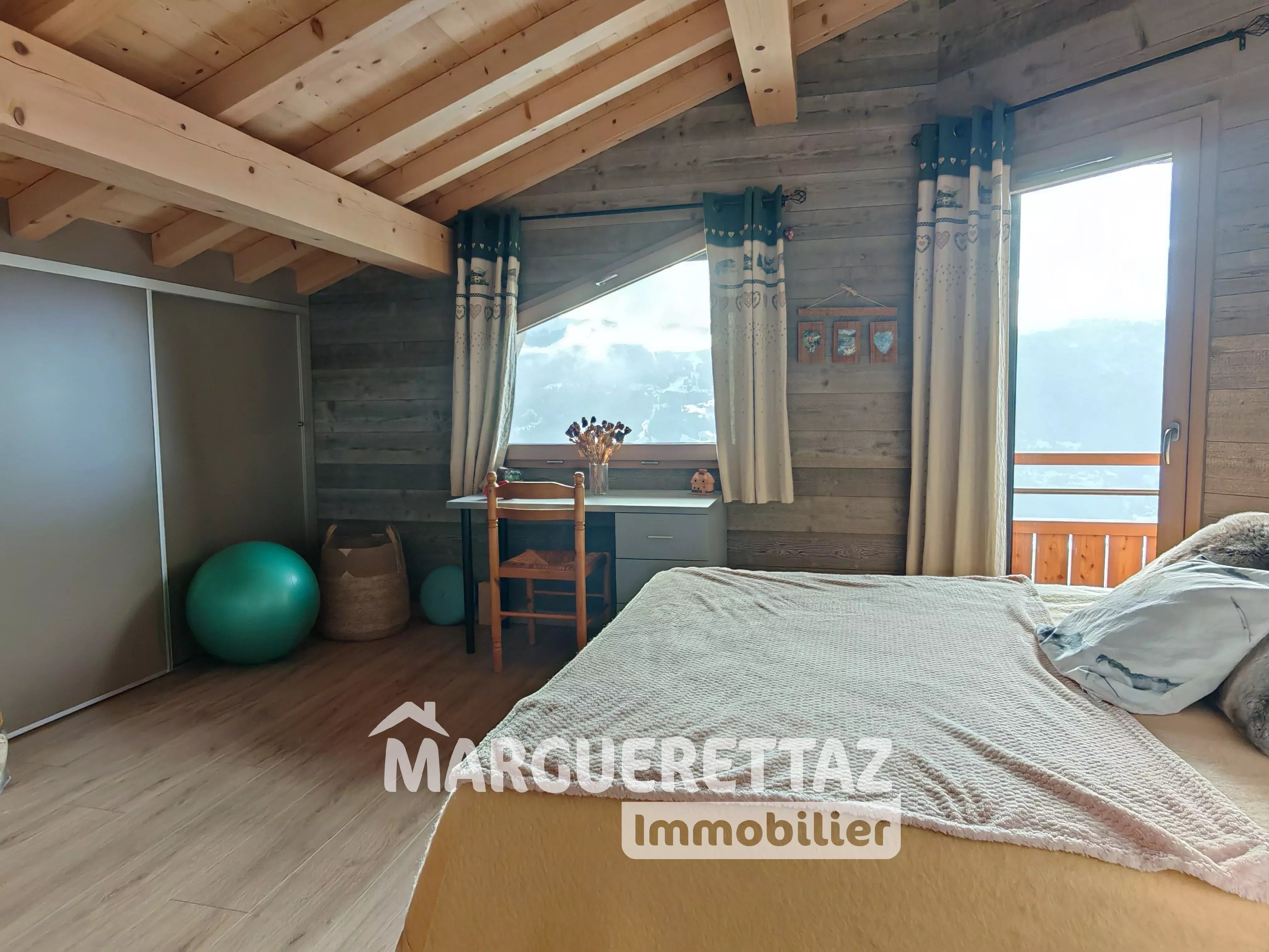 Chalet 4 pièces avec vue panoramique à Verchaix