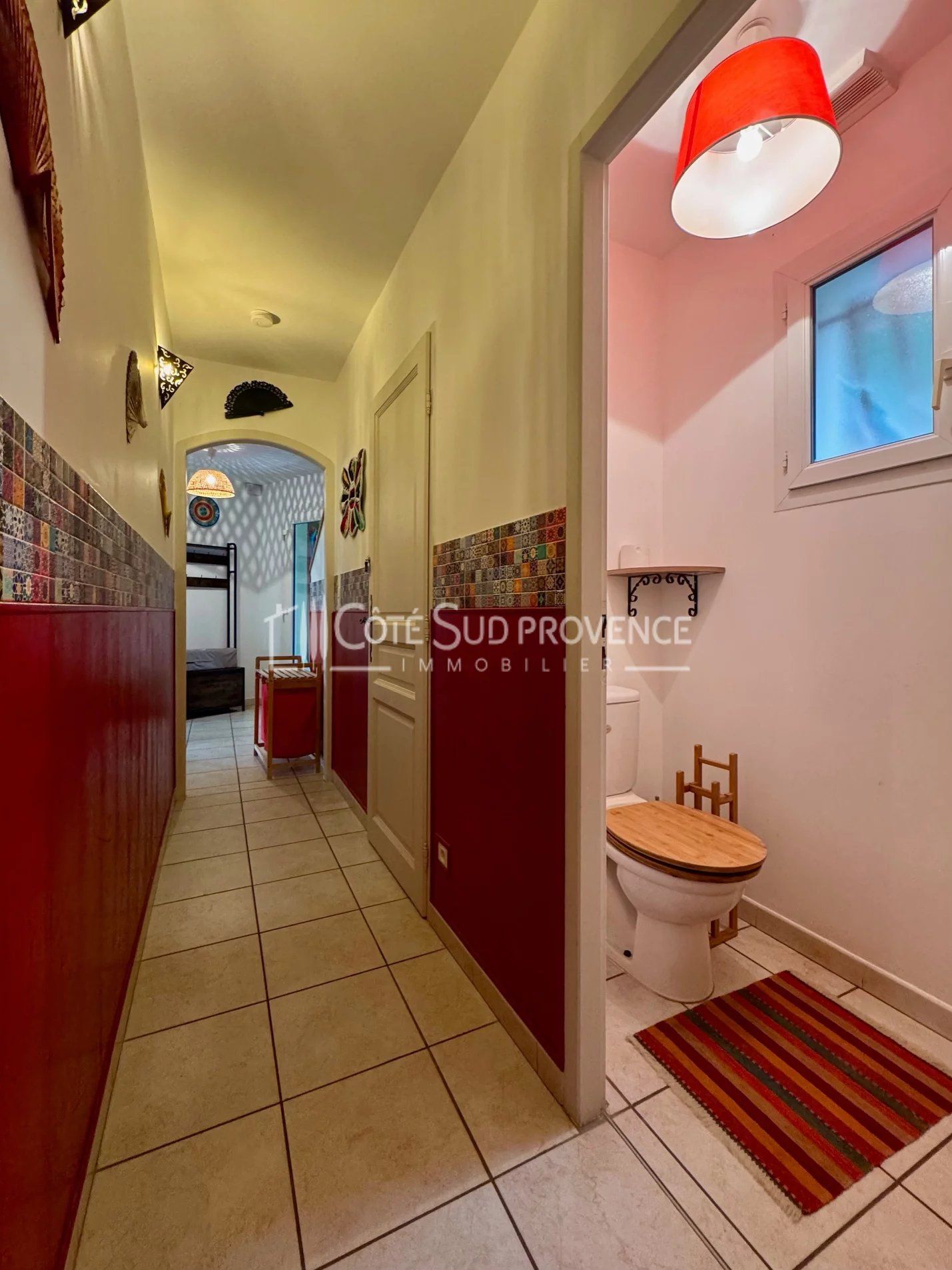 VILLA AVEC PISCINE ET STUDIO PERNES LES FONATINES