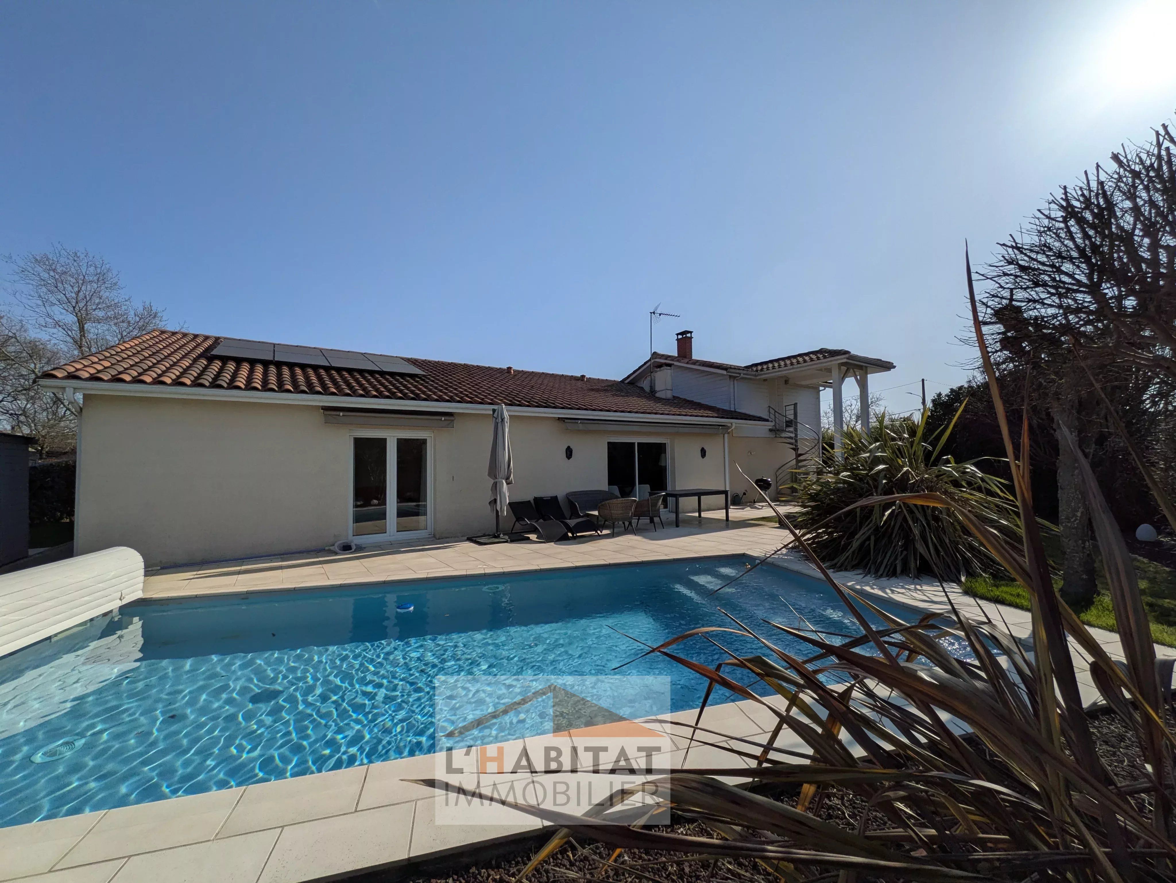 Villa T4 de plain-pied avec piscine