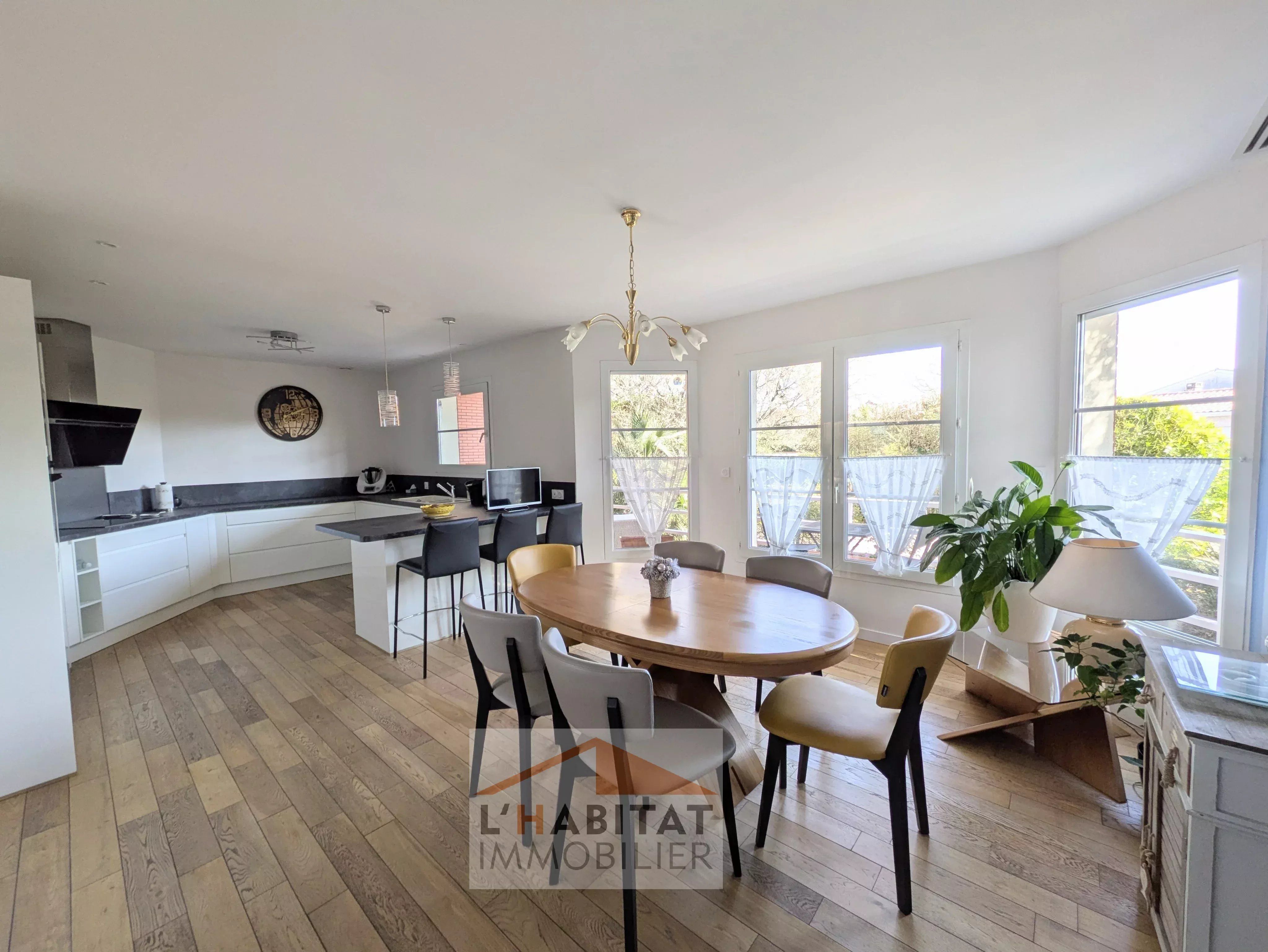 Villa T4 de plain-pied avec piscine
