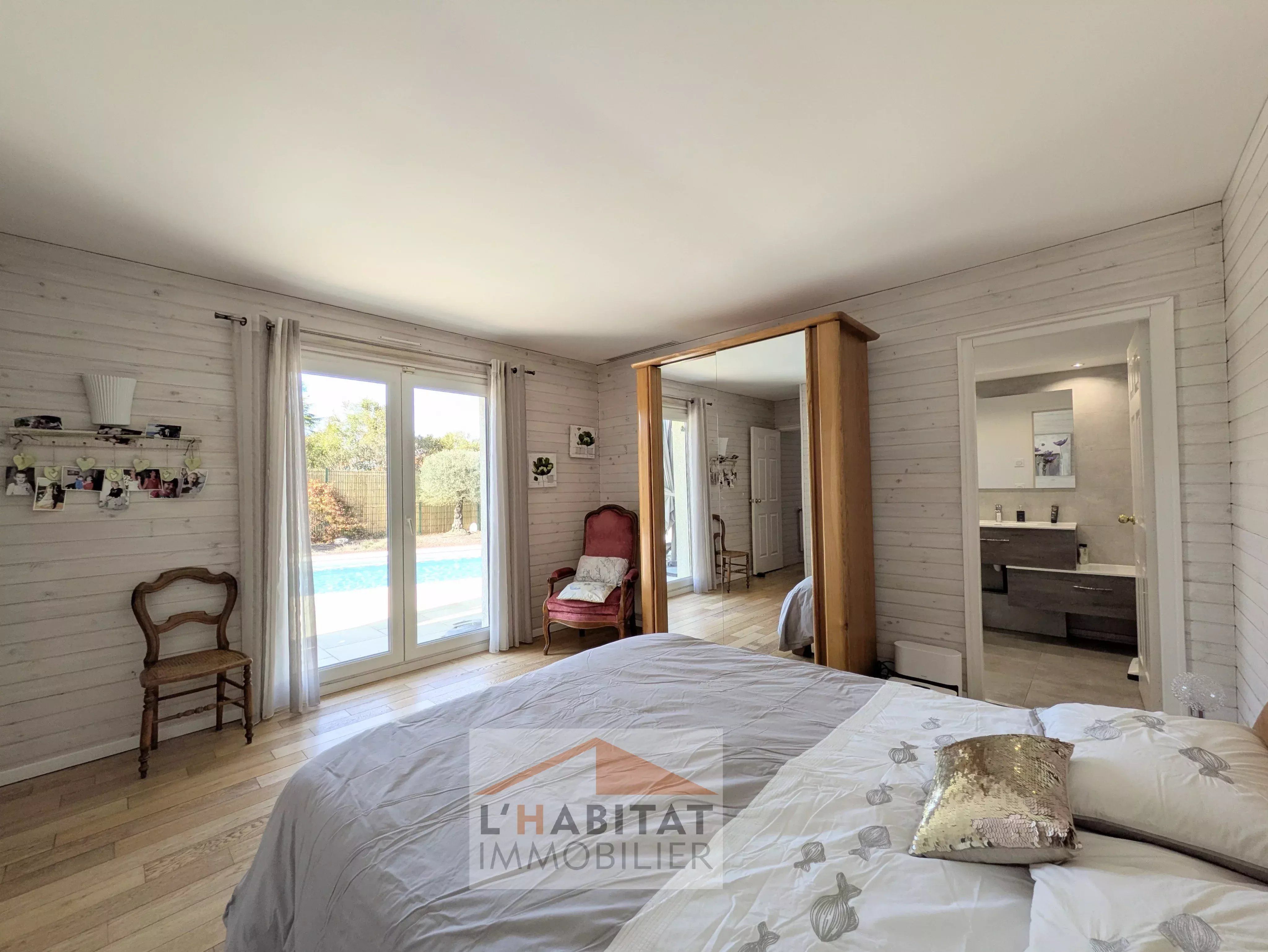 Villa T4 de plain-pied avec piscine