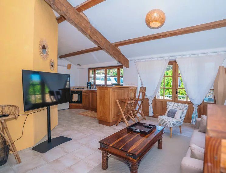 Magnifique Mas avec 1 gite, Authenticité, Charme et élégance, 2.2 Hect.