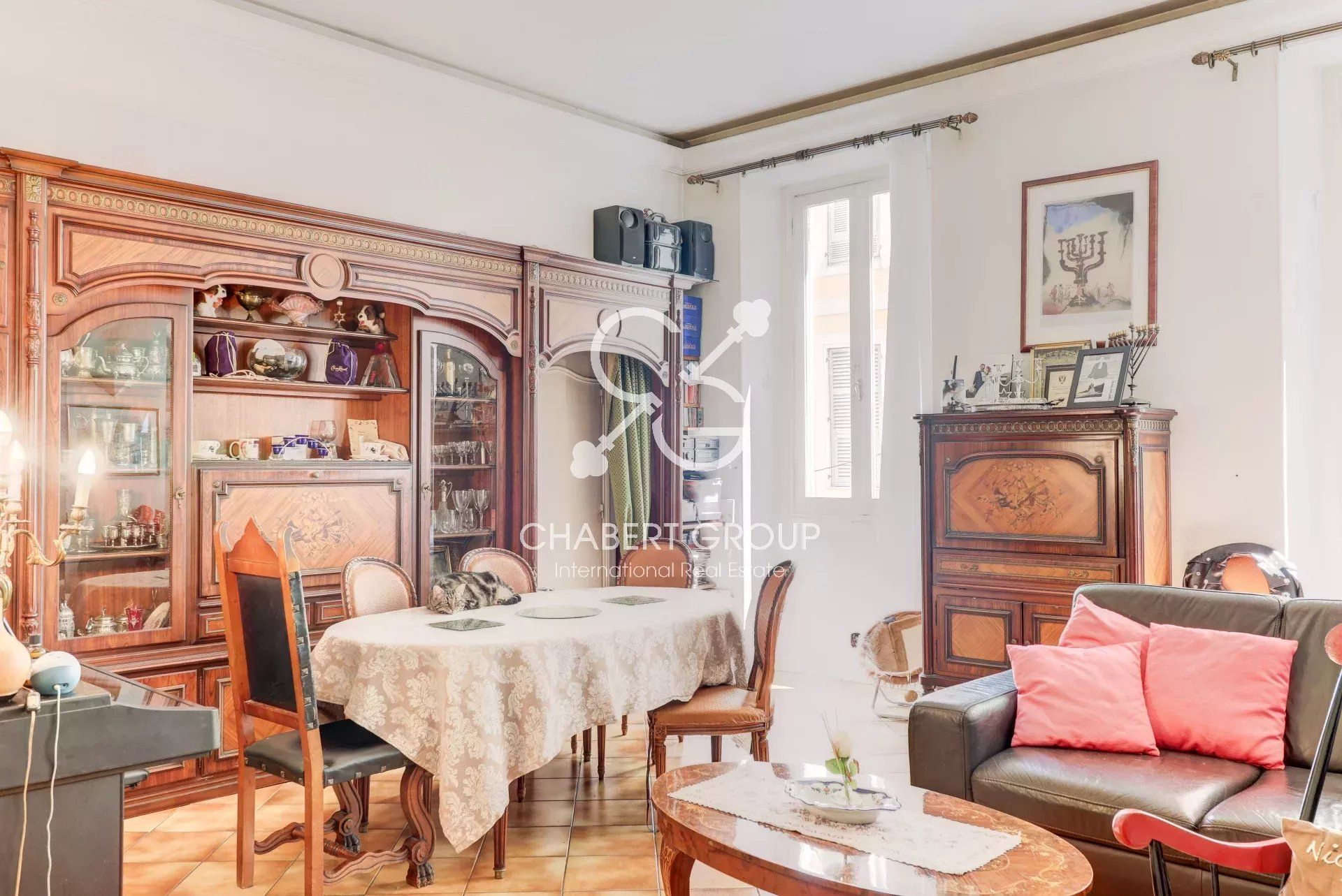 NICE VIELLE VILLE APPARTEMENT 5 PIECES 100 M² ASCENSEUR BALCON  CAVE