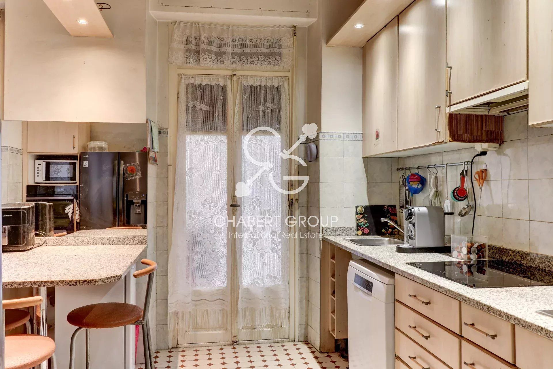 NICE VIELLE VILLE APPARTEMENT 5 PIECES 100 M² ASCENSEUR BALCON  CAVE