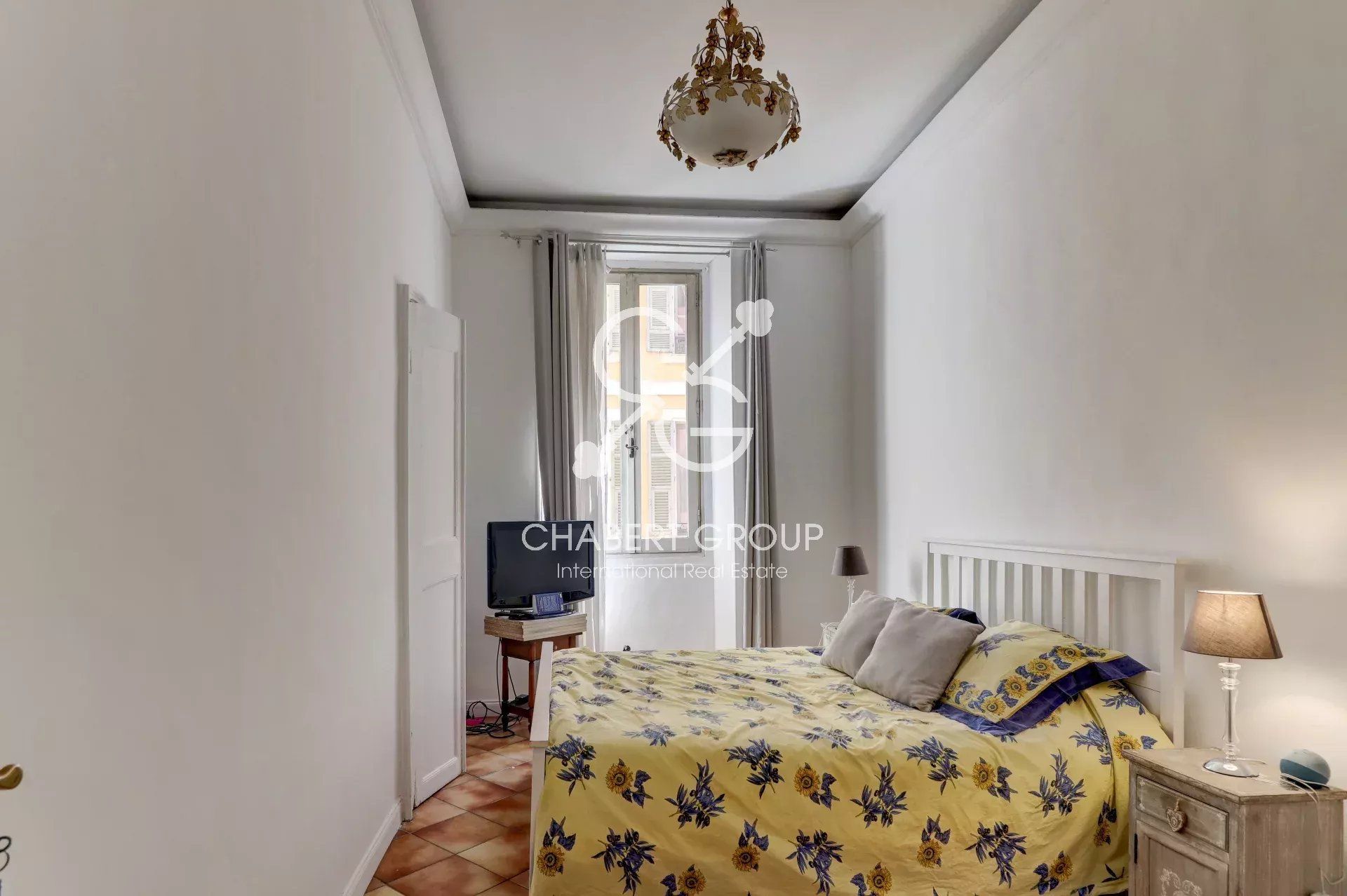 NICE VIELLE VILLE APPARTEMENT 5 PIECES 100 M² ASCENSEUR BALCON  CAVE