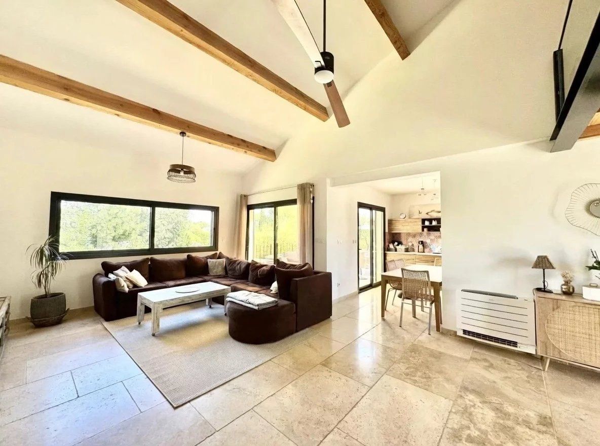 Blauzac, contemporary single-storey villa, 150m2, 3 bedrooms + mezzanine, swimming pool, convertible basement 150m2