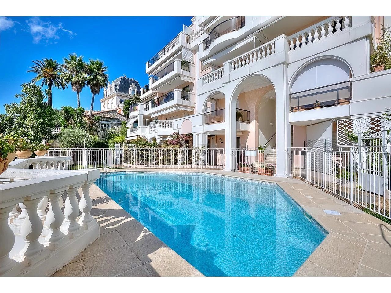 MAGNIFIQUE APPARTEMENT AVEC VUE MER PANORAMIQUE