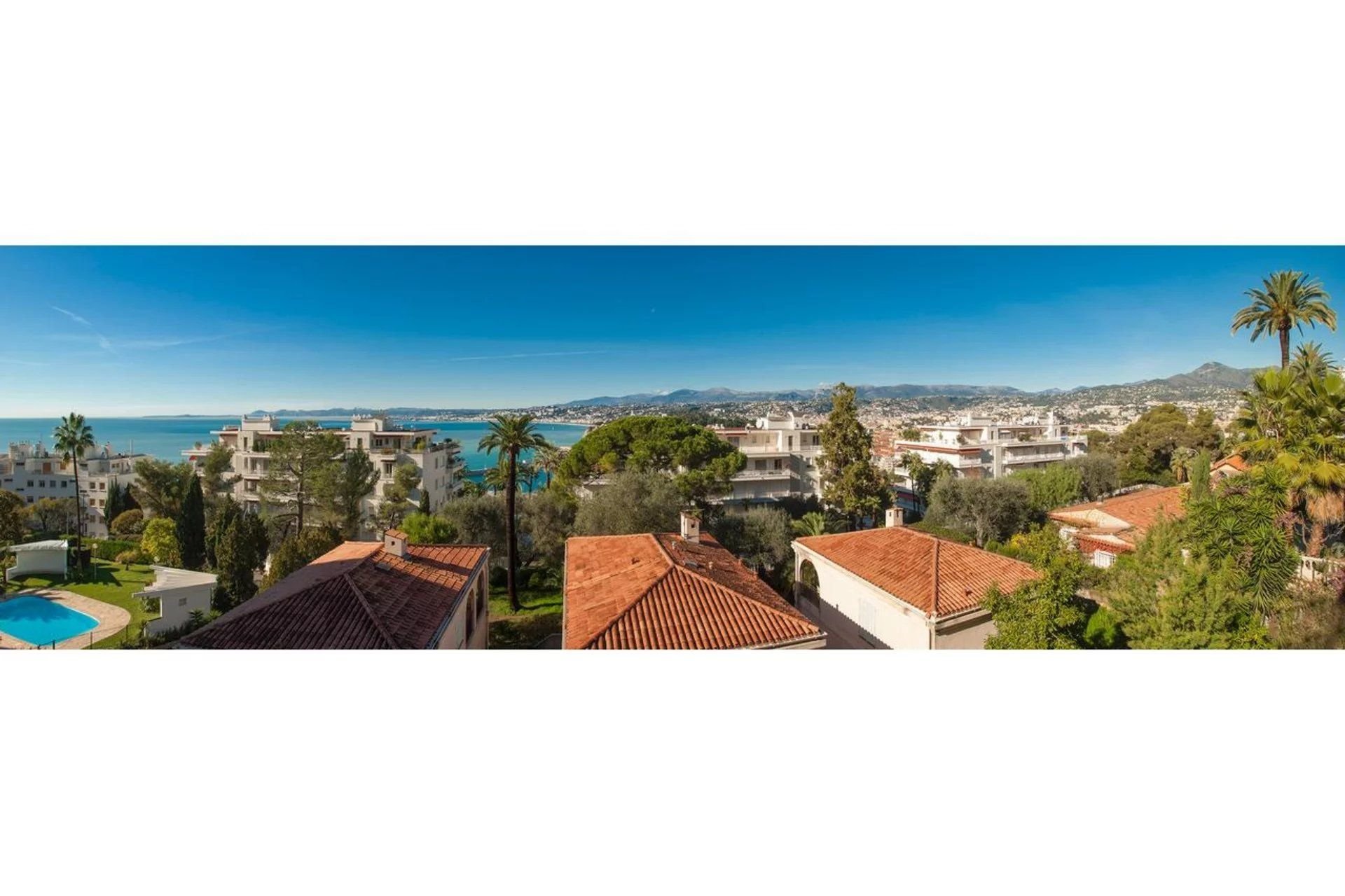 MAGNIFIQUE APPARTEMENT AVEC VUE MER PANORAMIQUE