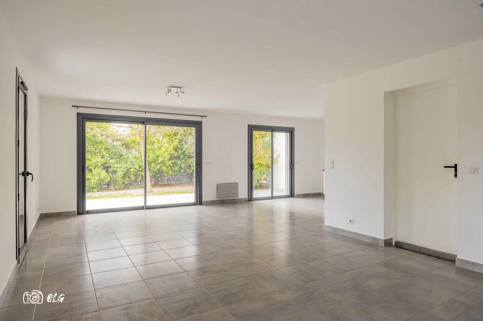 COMBAILLAUX - Maison contemporaine 135 m² –  sur 1 000 m² – 4 chambres - Garage.