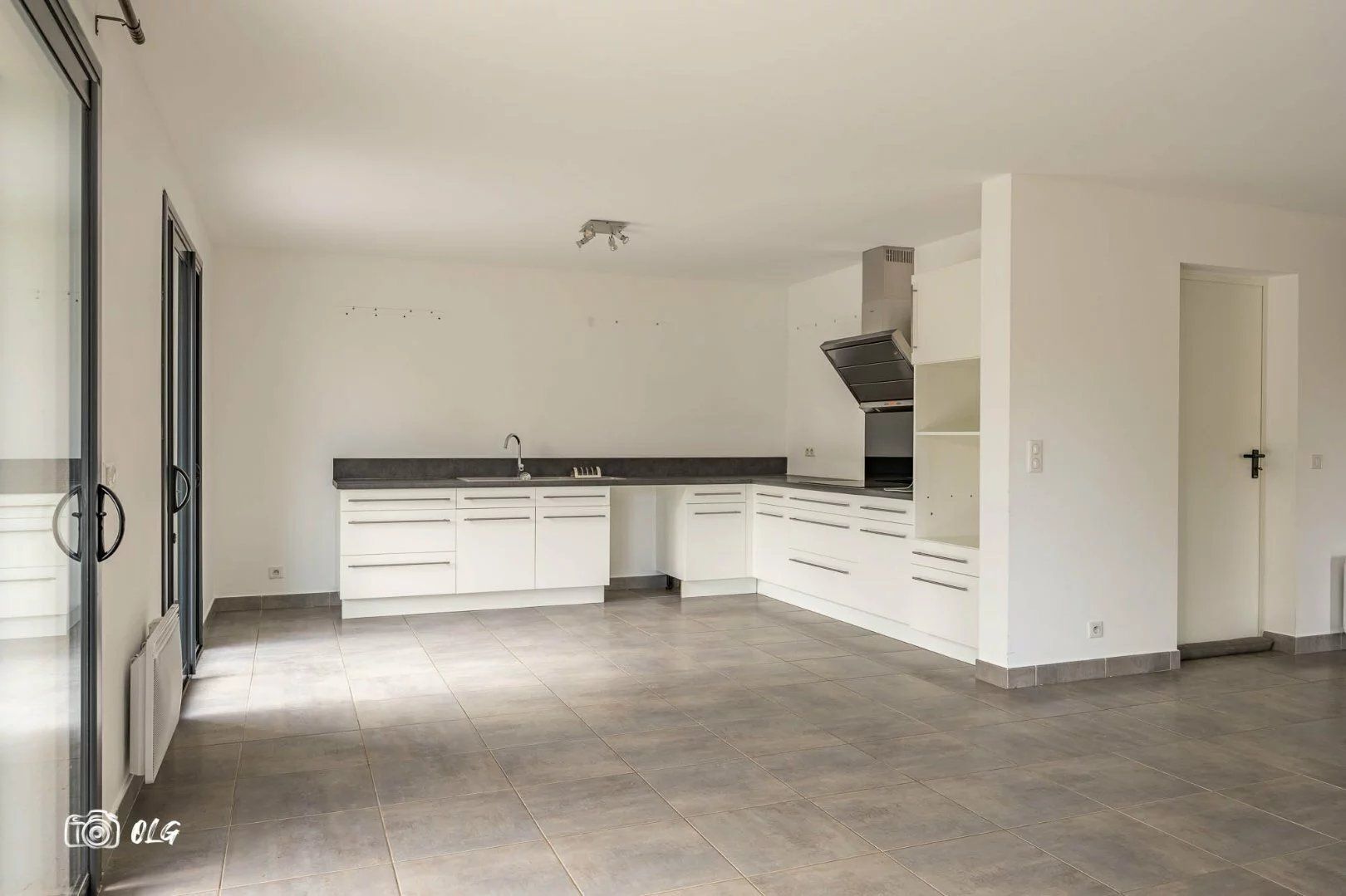 COMBAILLAUX - Maison contemporaine 135 m² –  sur 1 000 m² – 4 chambres - Garage.