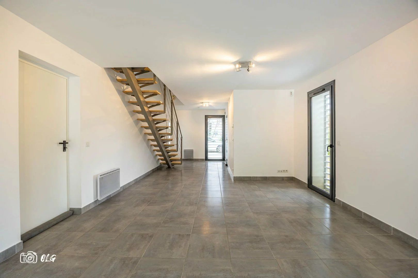 COMBAILLAUX - Maison contemporaine 135 m² –  sur 1 000 m² – 4 chambres - Garage.