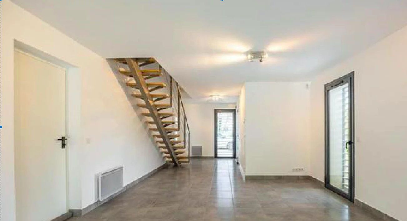 COMBAILLAUX - Maison contemporaine 135 m² –  sur 1 000 m² – 4 chambres - Garage.