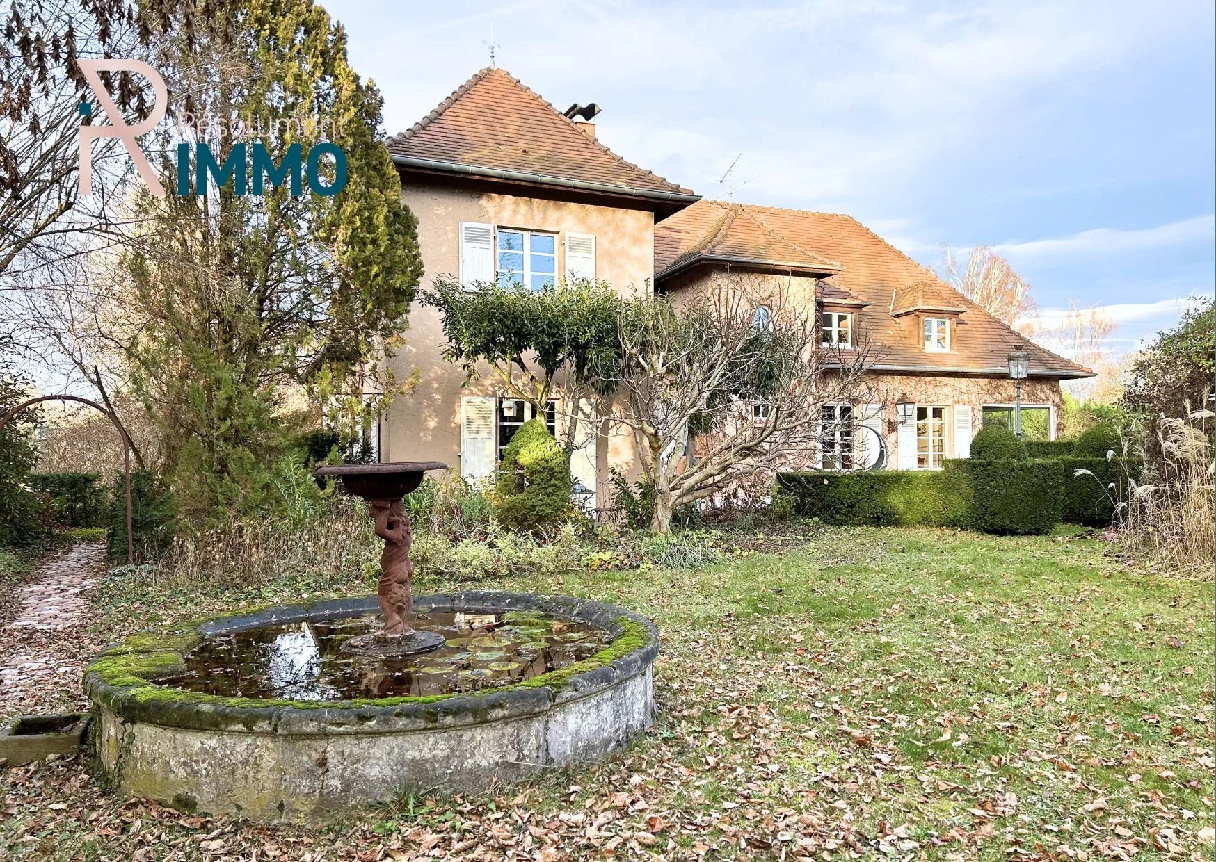 MARCKOLSHEIM : Élégante villa de charme avec piscine dans un écrin de verdure !