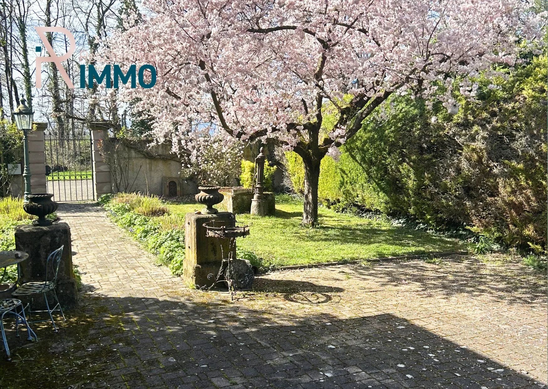 MARCKOLSHEIM : Élégante villa de charme avec piscine dans un écrin de verdure !