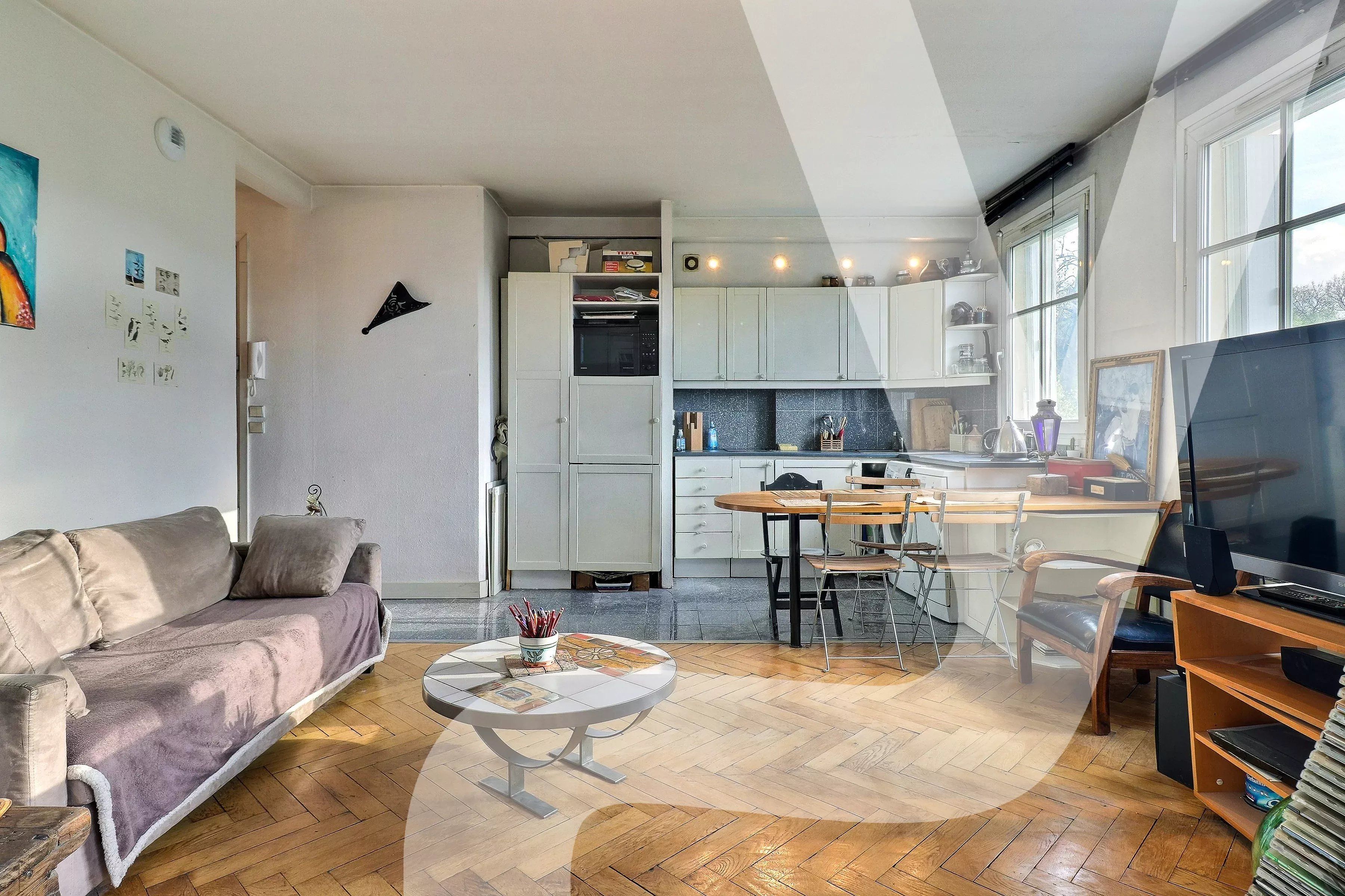 PARIS 20e – 3 Pièces lumineux – Charme de l'ancien – Immeuble ravalé et isolé