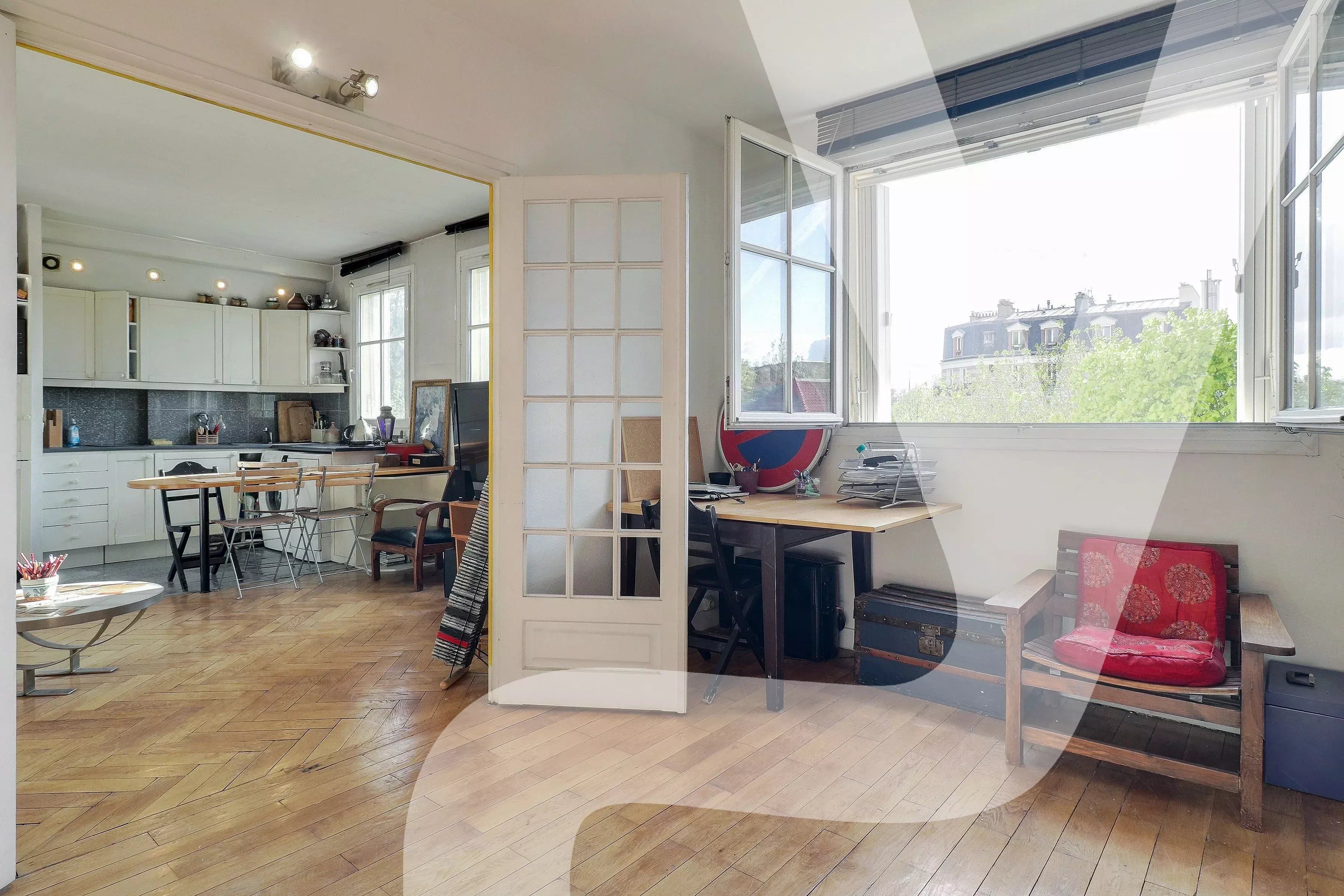 PARIS 20e – 3 Pièces lumineux – Charme de l'ancien – Immeuble ravalé et isolé