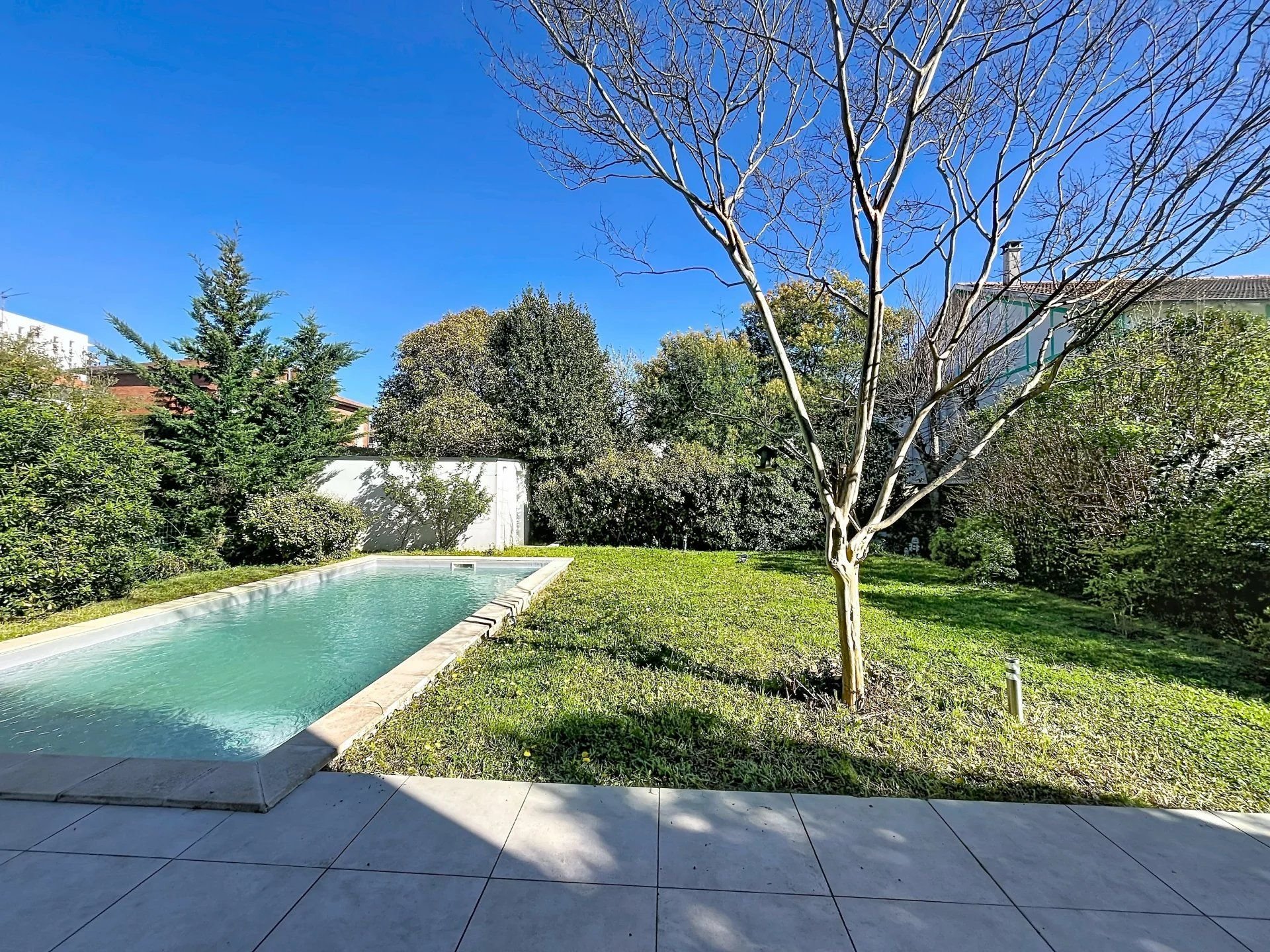 Croix de Pierre – Élégante maison familiale avec piscine