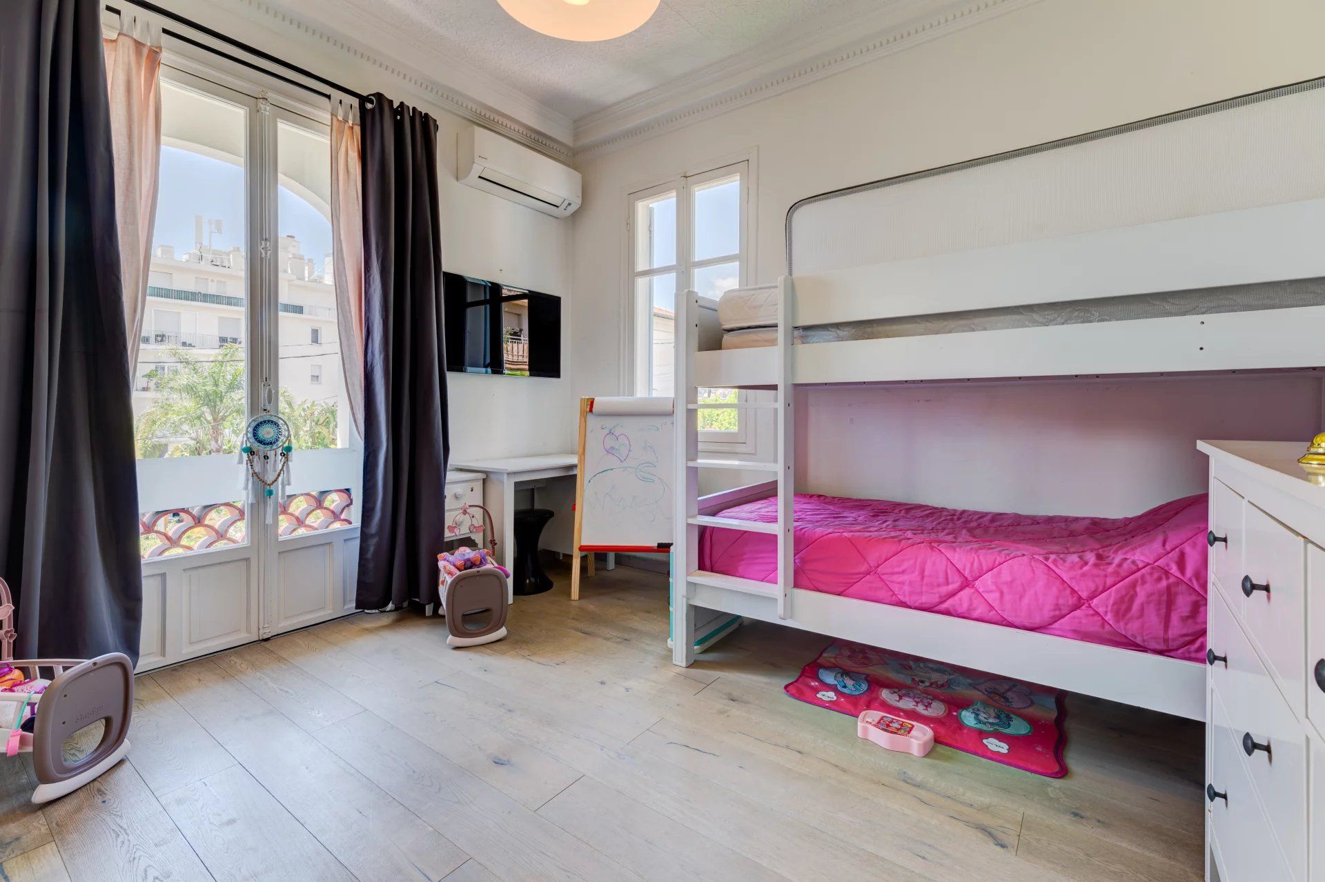 Nice - Cimiez - Magnifique maison 7 pièces de 280m² avec jardin et piscine