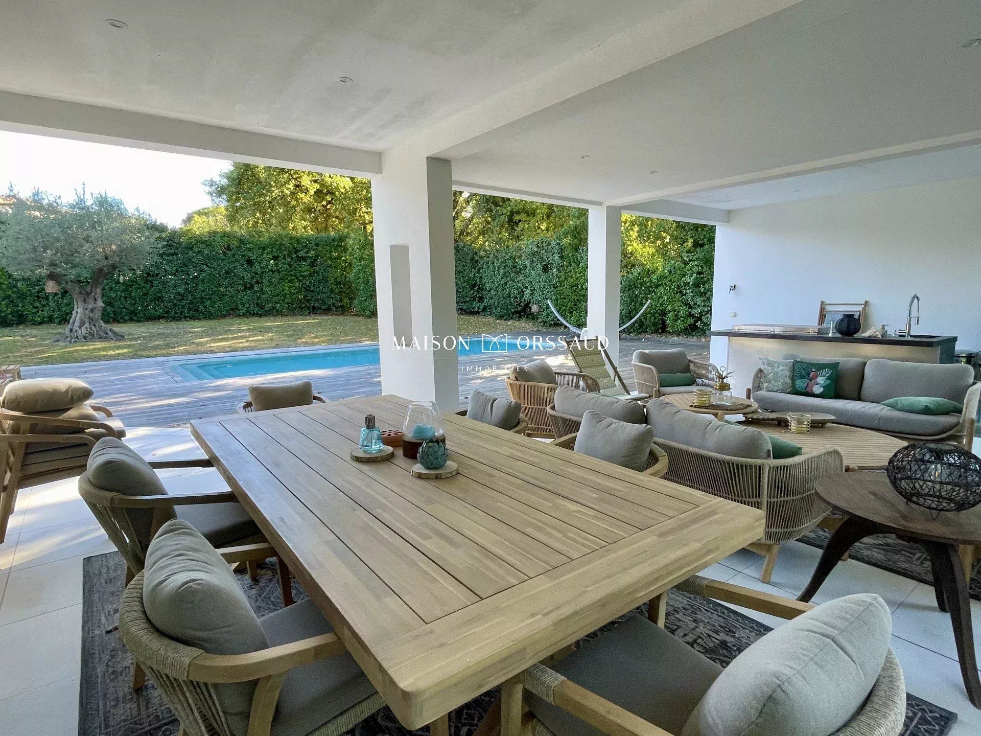 VILLA DE LUXE AVEC PISCINE ENTRE MONTPELLIER ET LE PIC SAINT LOUP