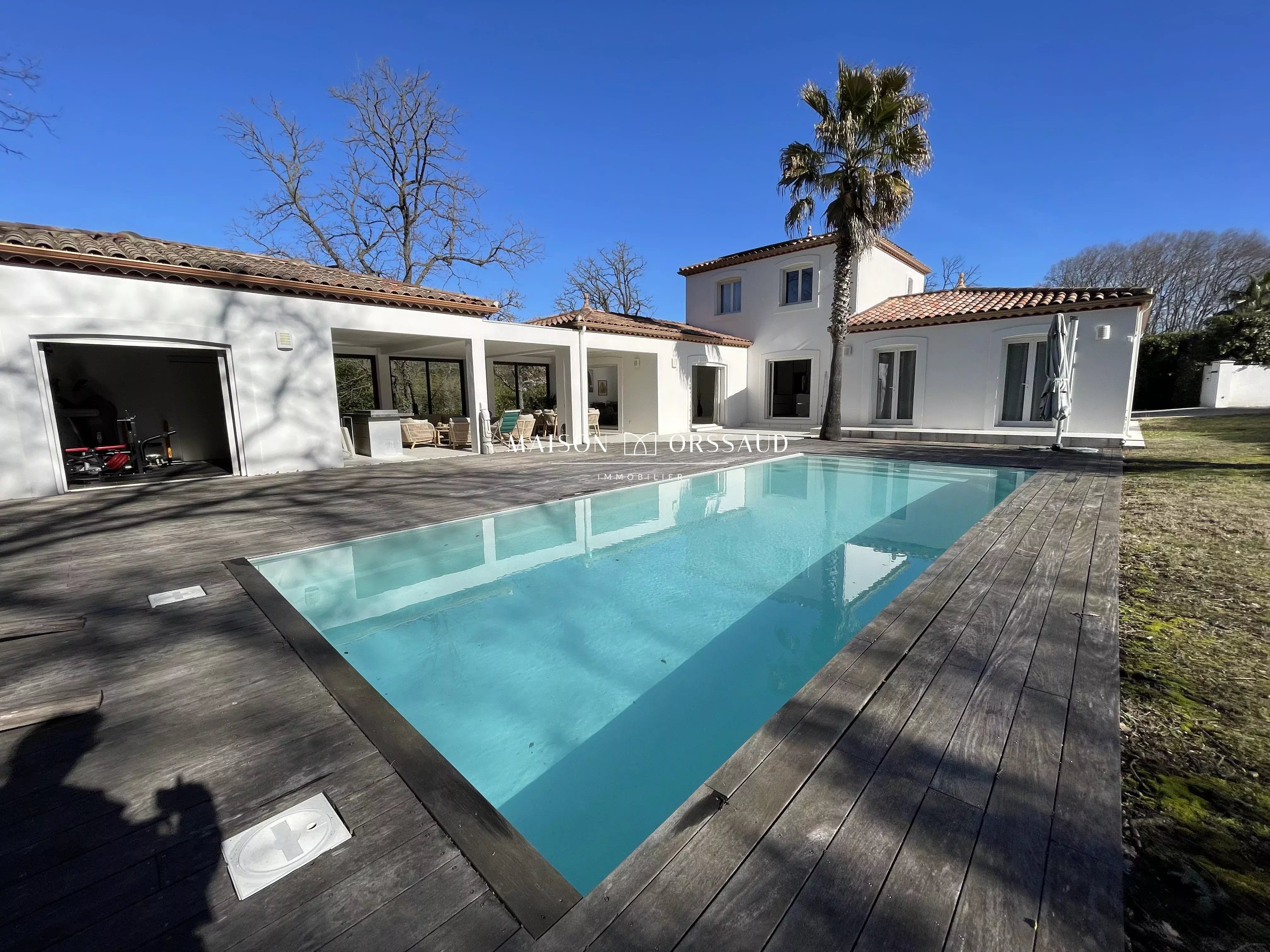 VILLA DE LUXE AVEC PISCINE ENTRE MONTPELLIER ET LE PIC SAINT LOUP