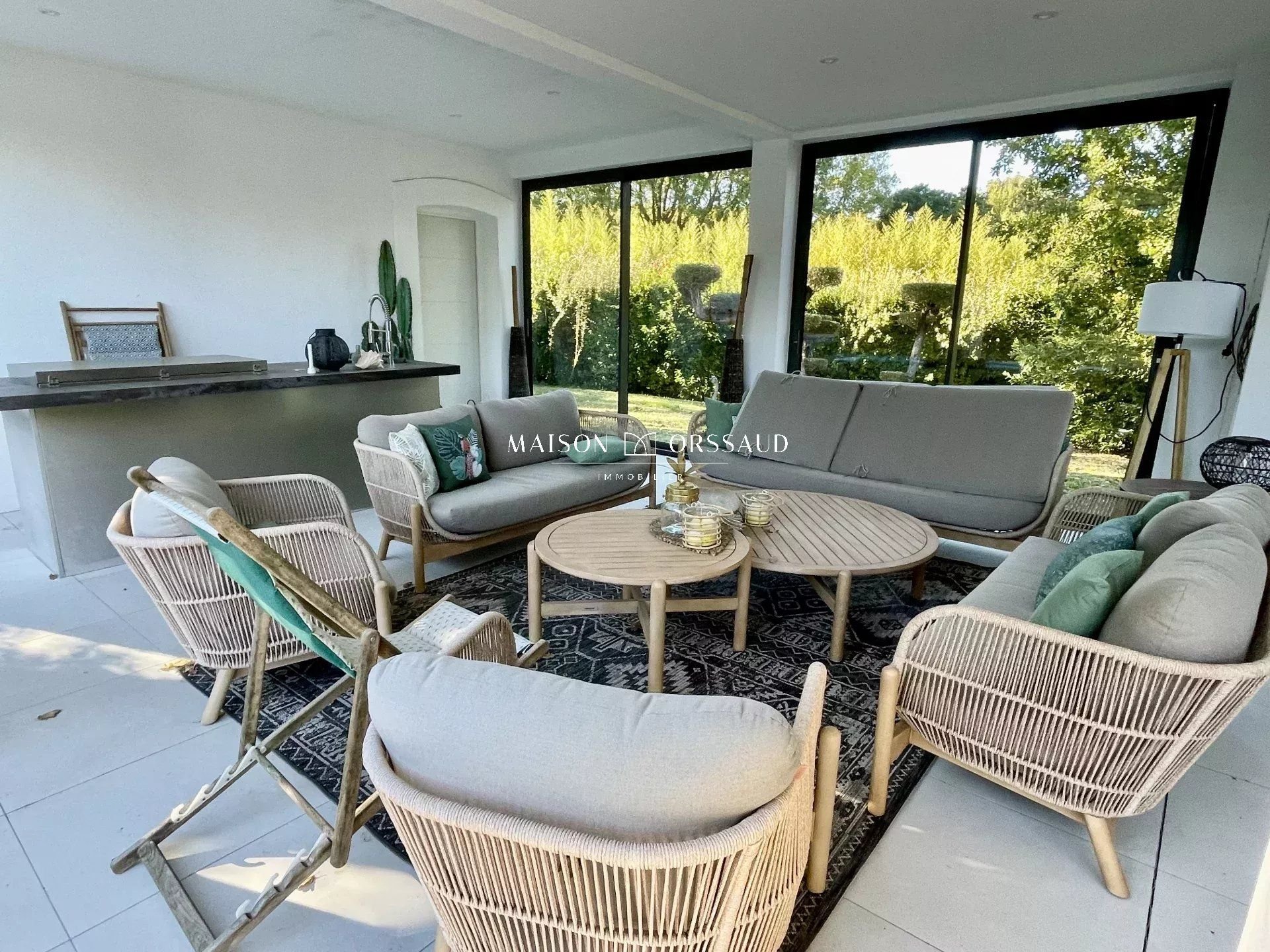 VILLA DE LUXE AVEC PISCINE ENTRE MONTPELLIER ET LE PIC SAINT LOUP