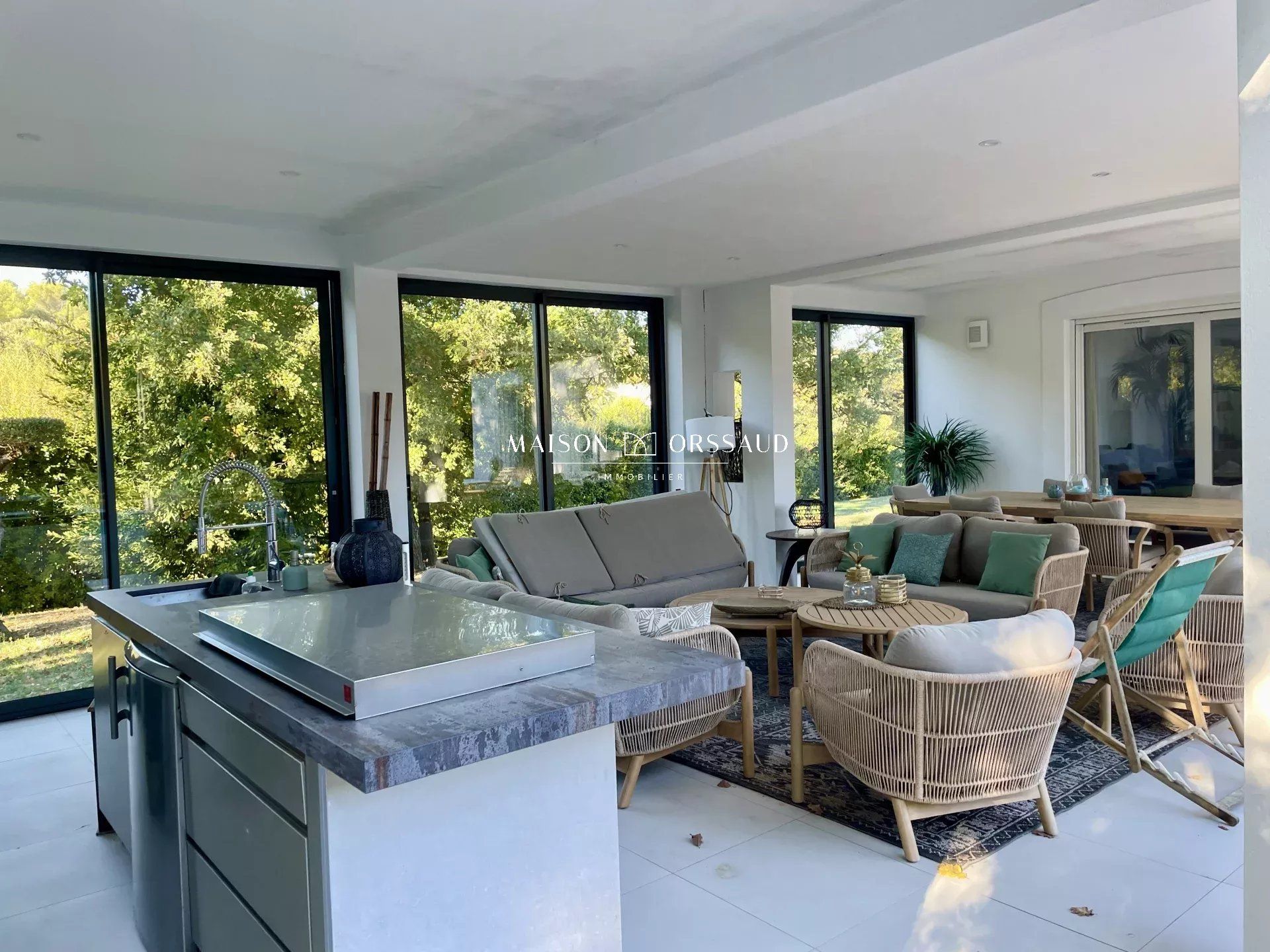 VILLA DE LUXE AVEC PISCINE ENTRE MONTPELLIER ET LE PIC SAINT LOUP