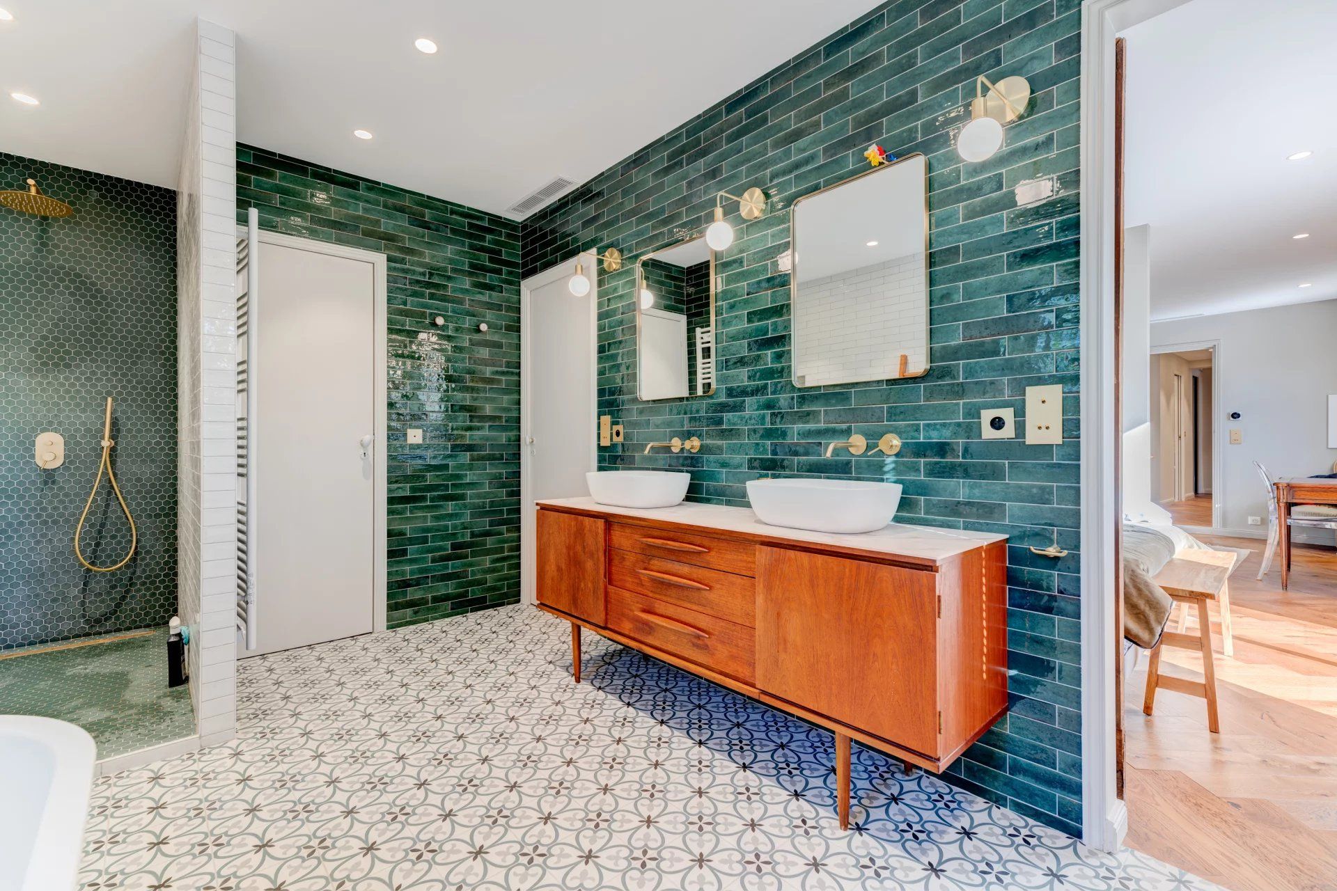 NICE/SAINT PIERRE DE FERIC/VILLA ART DECO RENOVEE/PISCINE/VUE MER/ GARAGE