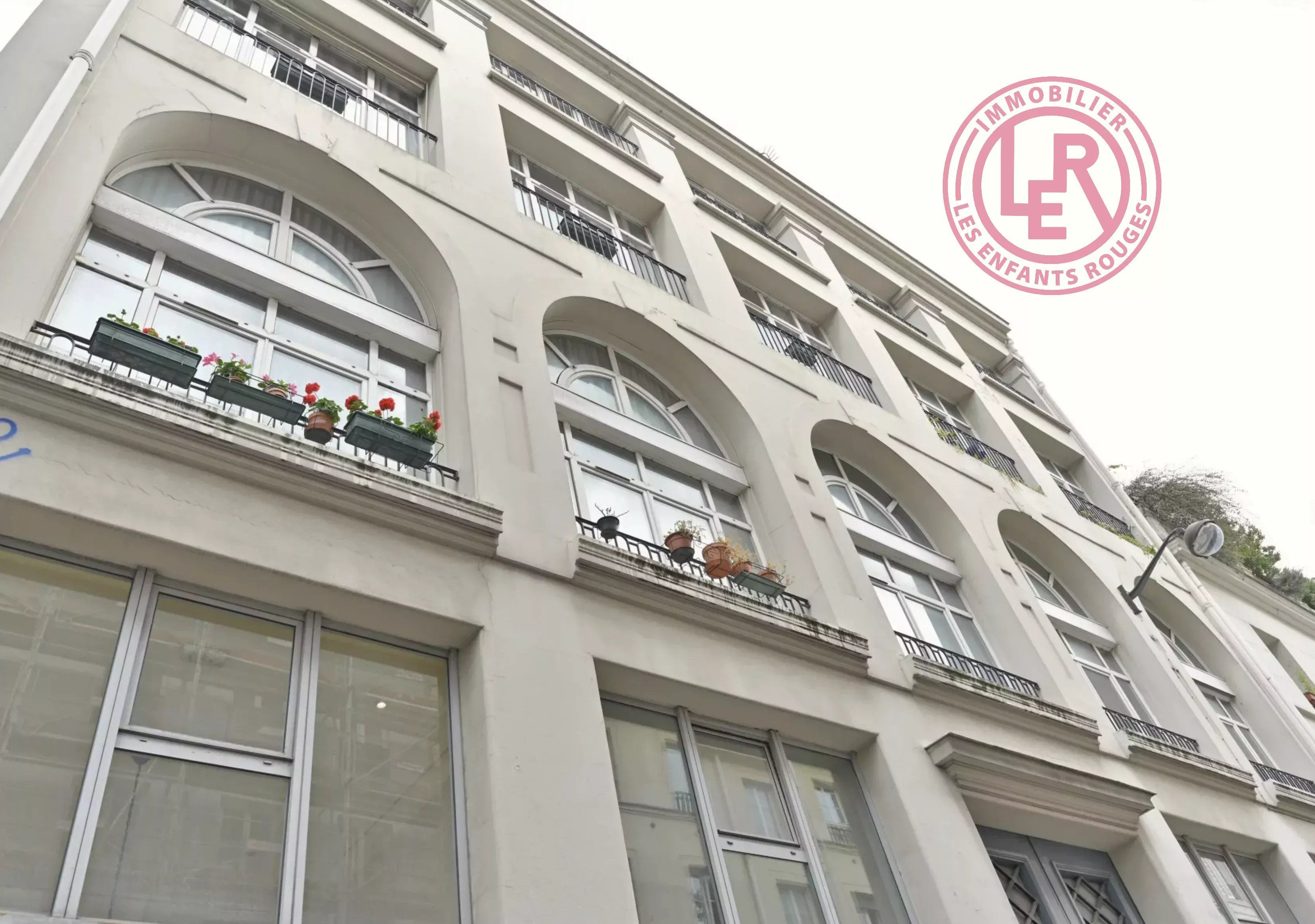 Paris 11ème - Cirque d'Hiver - Appartement familial avec vue dégagée et ascenseur