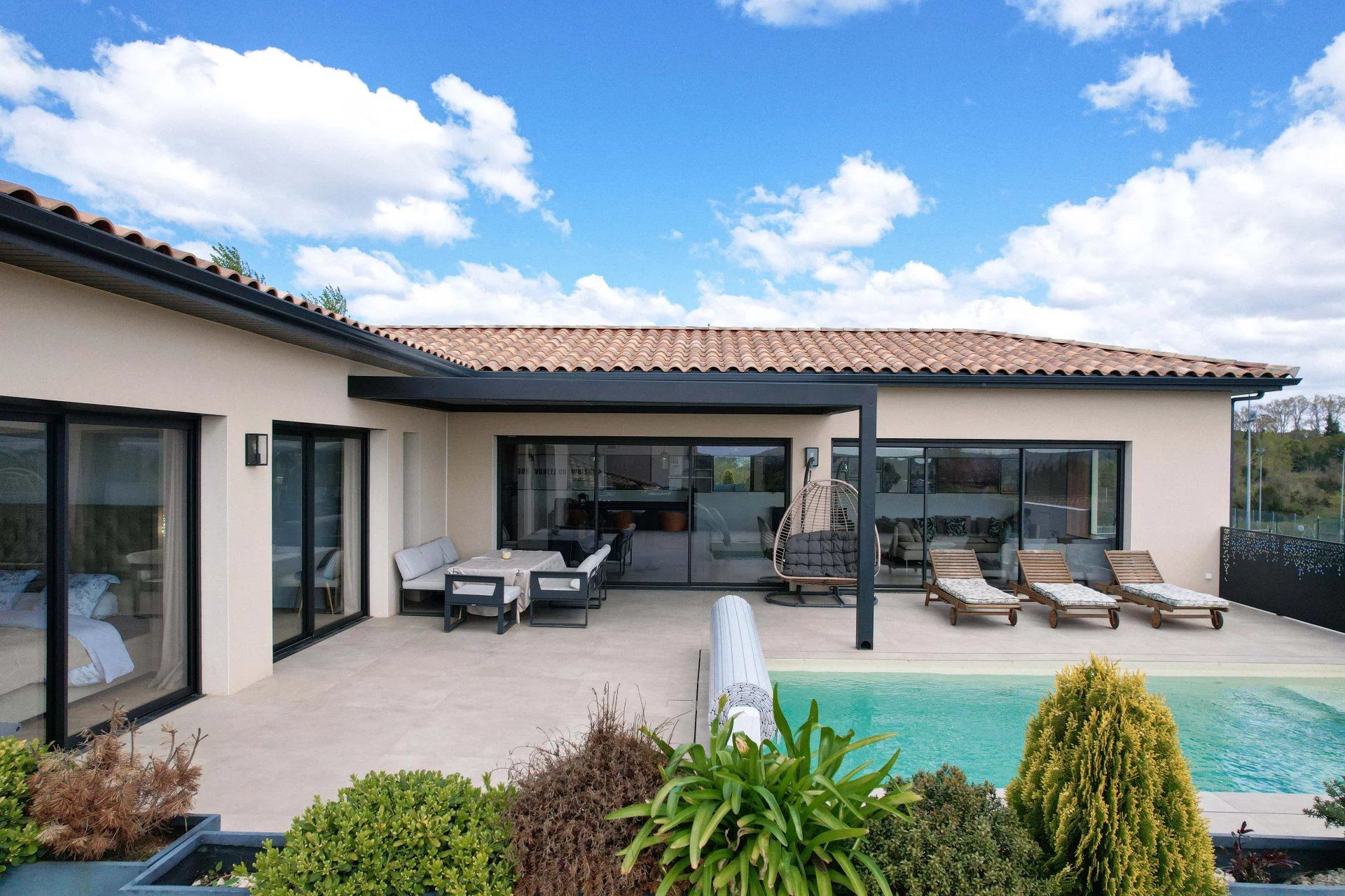 Uzès : Propriété contemporaine avec vues panoramiques
