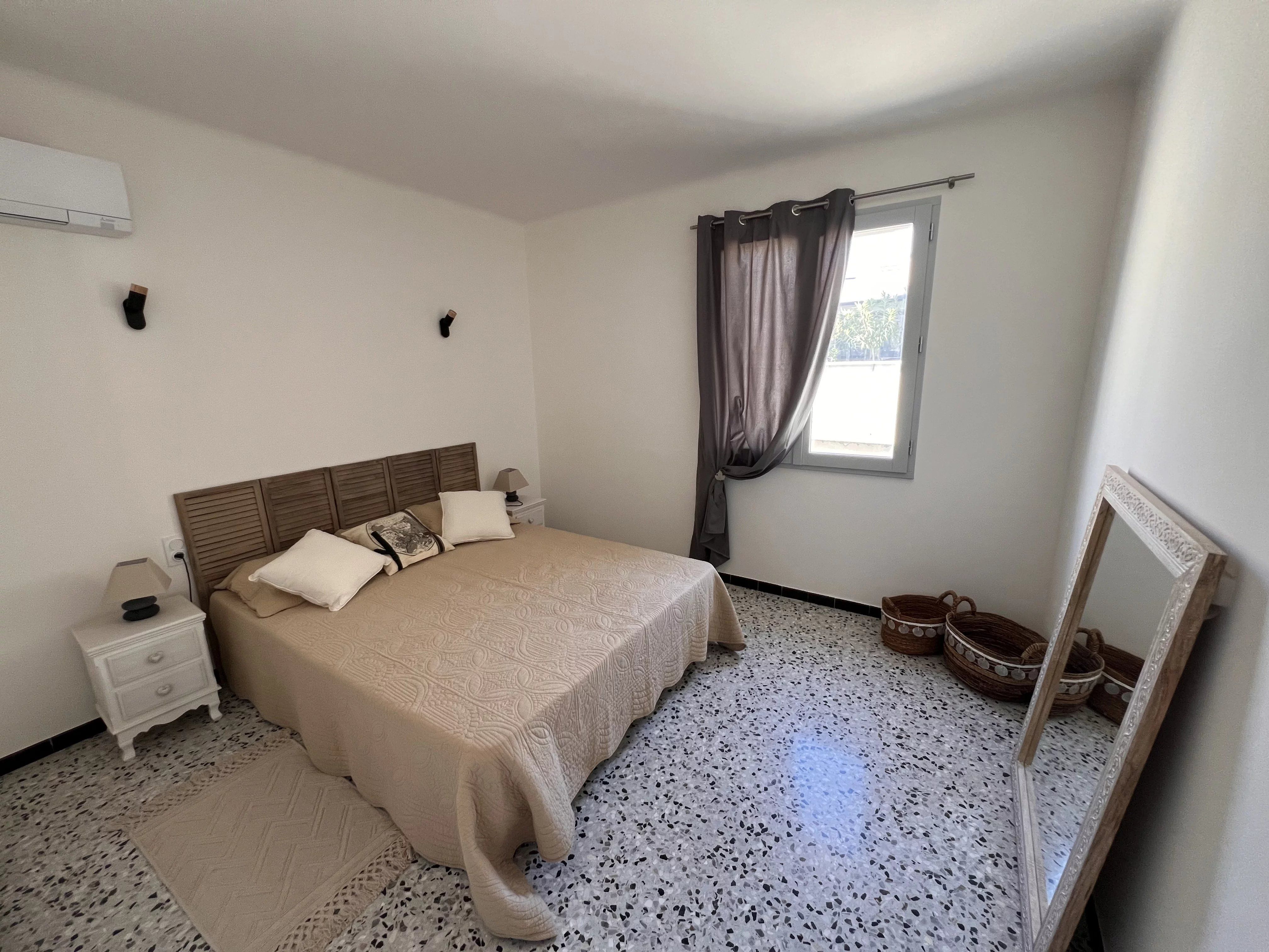 Charmante maison de village meublée à Aigues-Mortes