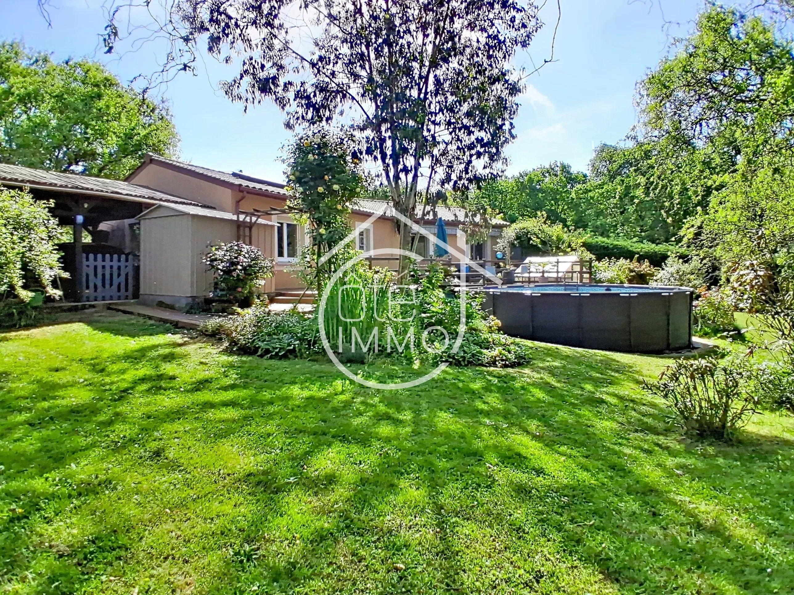 MARGUERON : Ravissante villa de plain-pied 108 m² sur beau parc arboré de 2961 m²