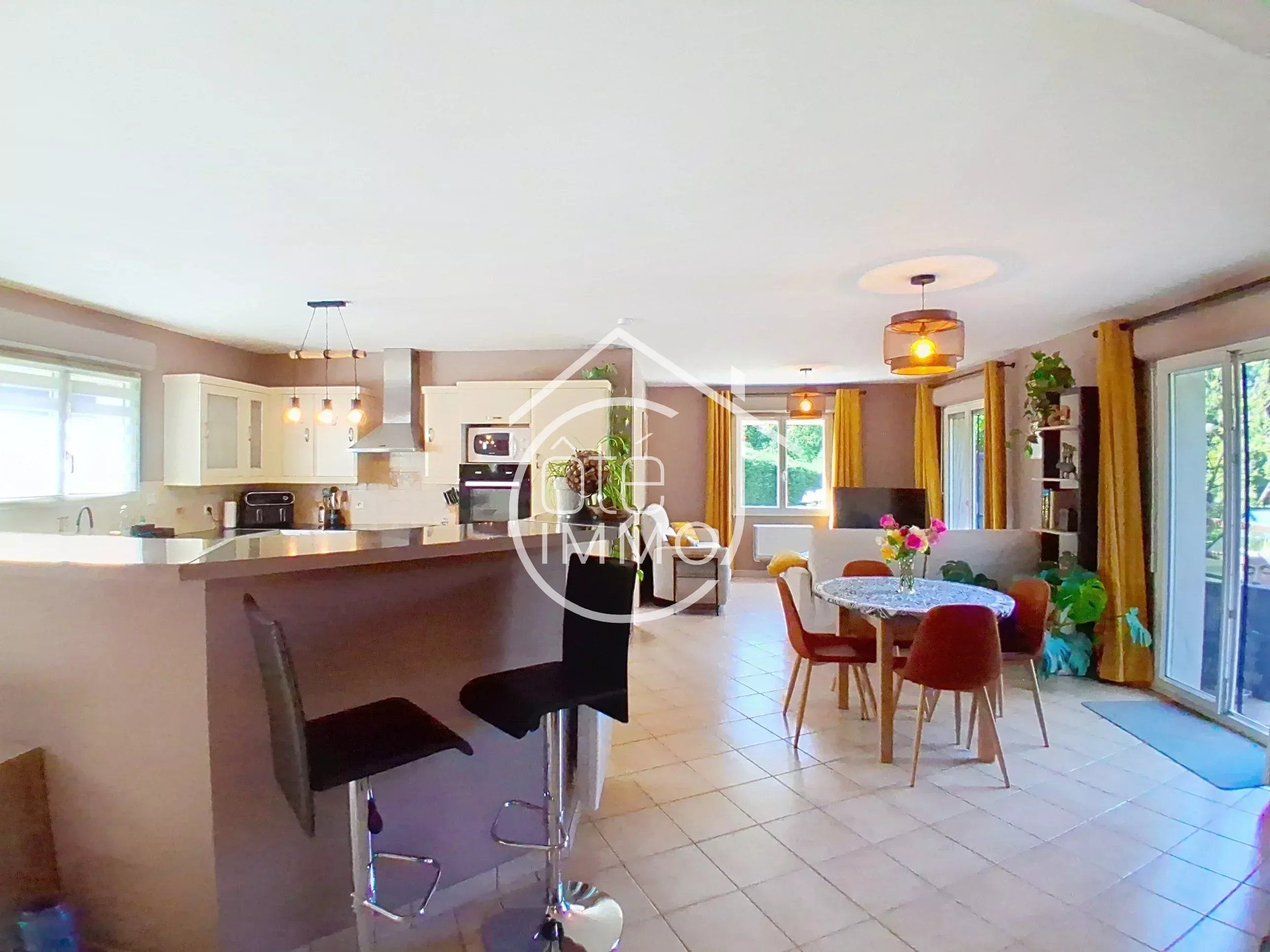 MARGUERON : Ravissante villa de plain-pied 108 m² sur beau parc arboré de 2961 m²