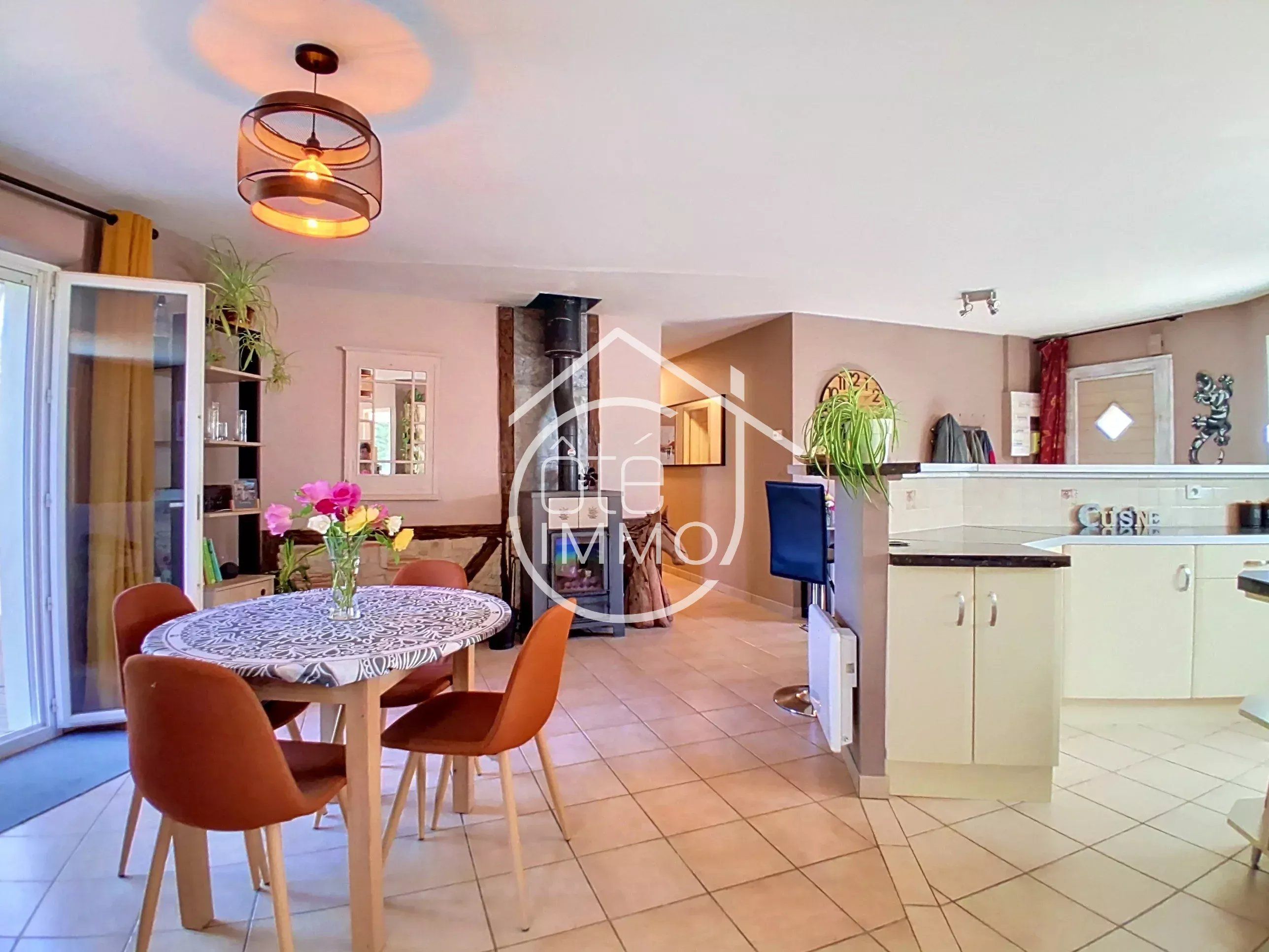 MARGUERON : Ravissante villa de plain-pied 108 m² sur beau parc arboré de 2961 m²