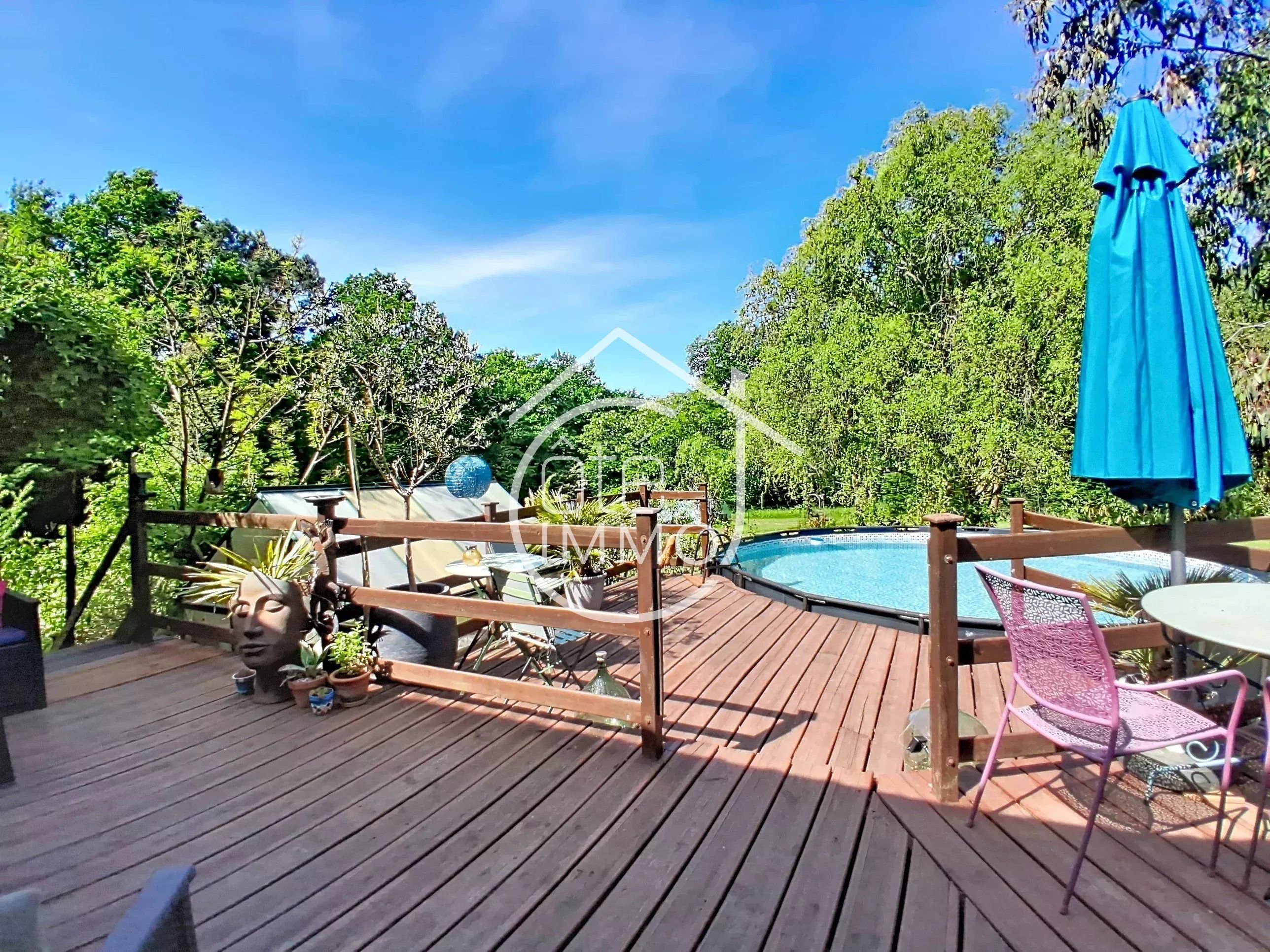 MARGUERON : Ravissante villa de plain-pied 108 m² sur beau parc arboré de 2961 m²