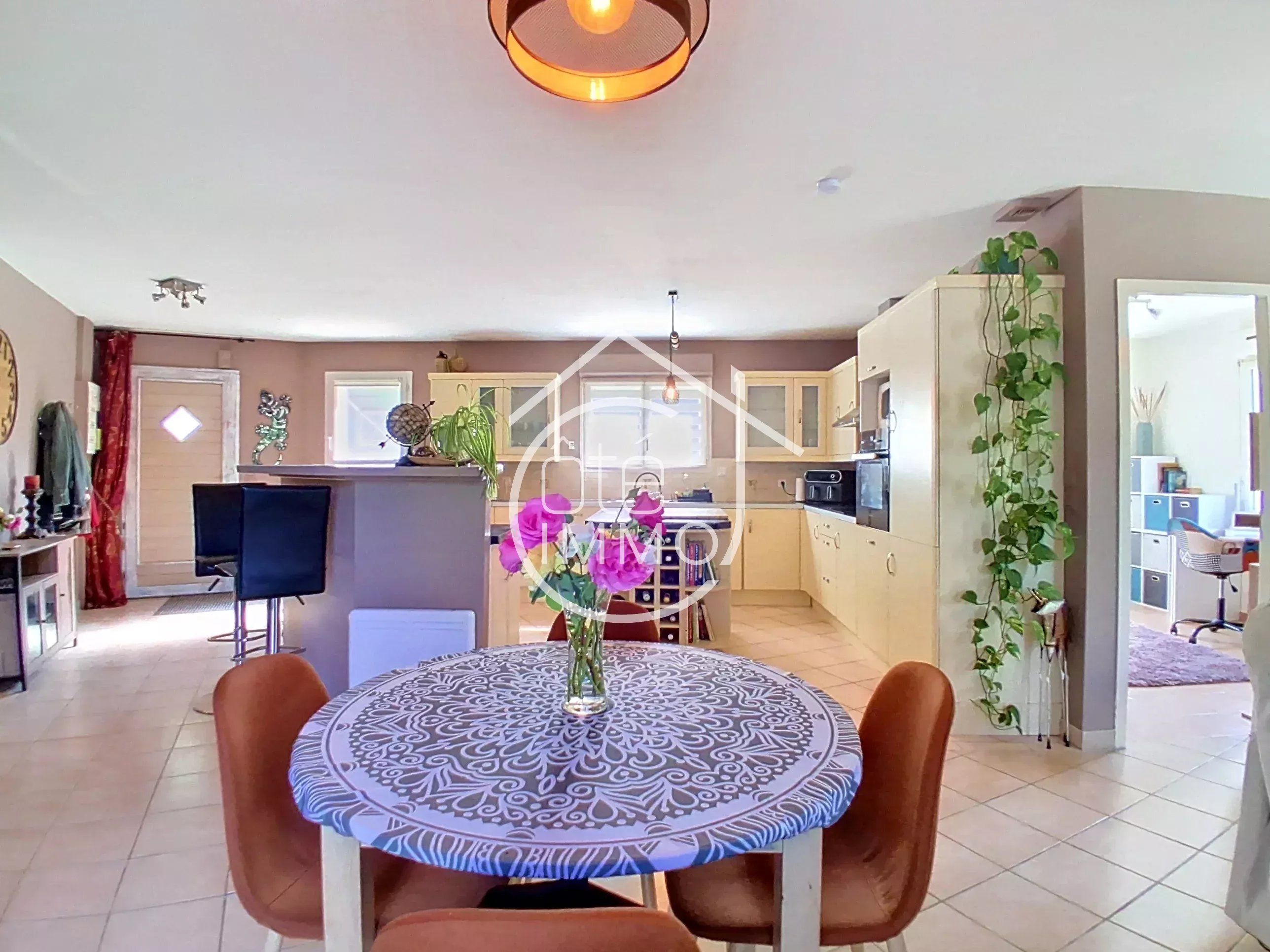 MARGUERON : Ravissante villa de plain-pied 108 m² sur beau parc arboré de 2961 m²