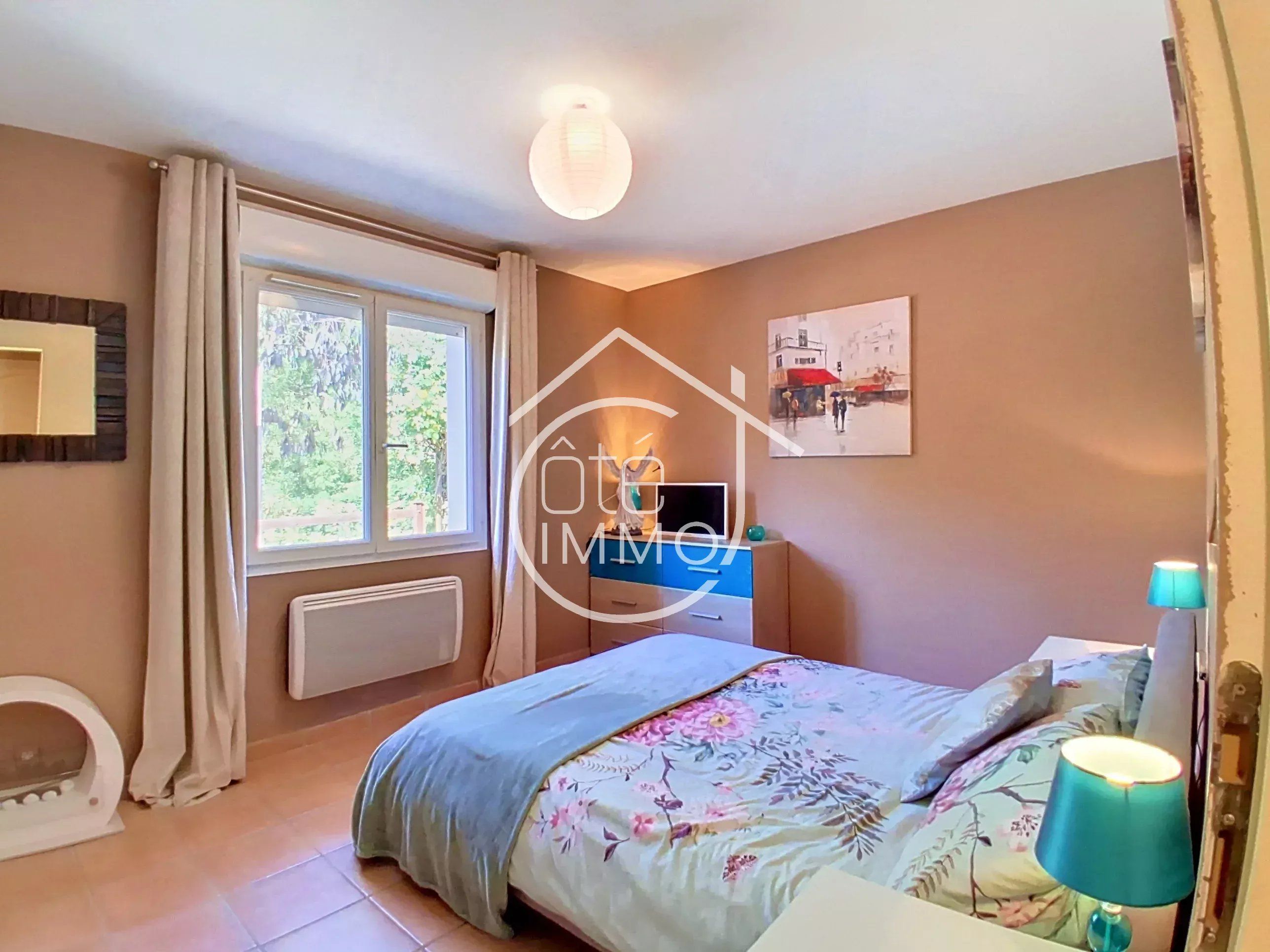 MARGUERON : Ravissante villa de plain-pied 108 m² sur beau parc arboré de 2961 m²