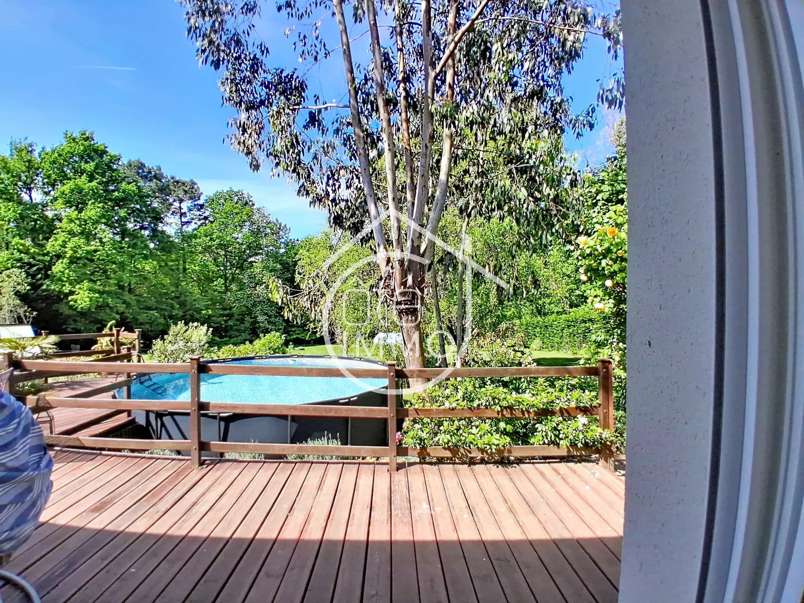 MARGUERON : Ravissante villa de plain-pied 108 m² sur beau parc arboré de 2961 m²