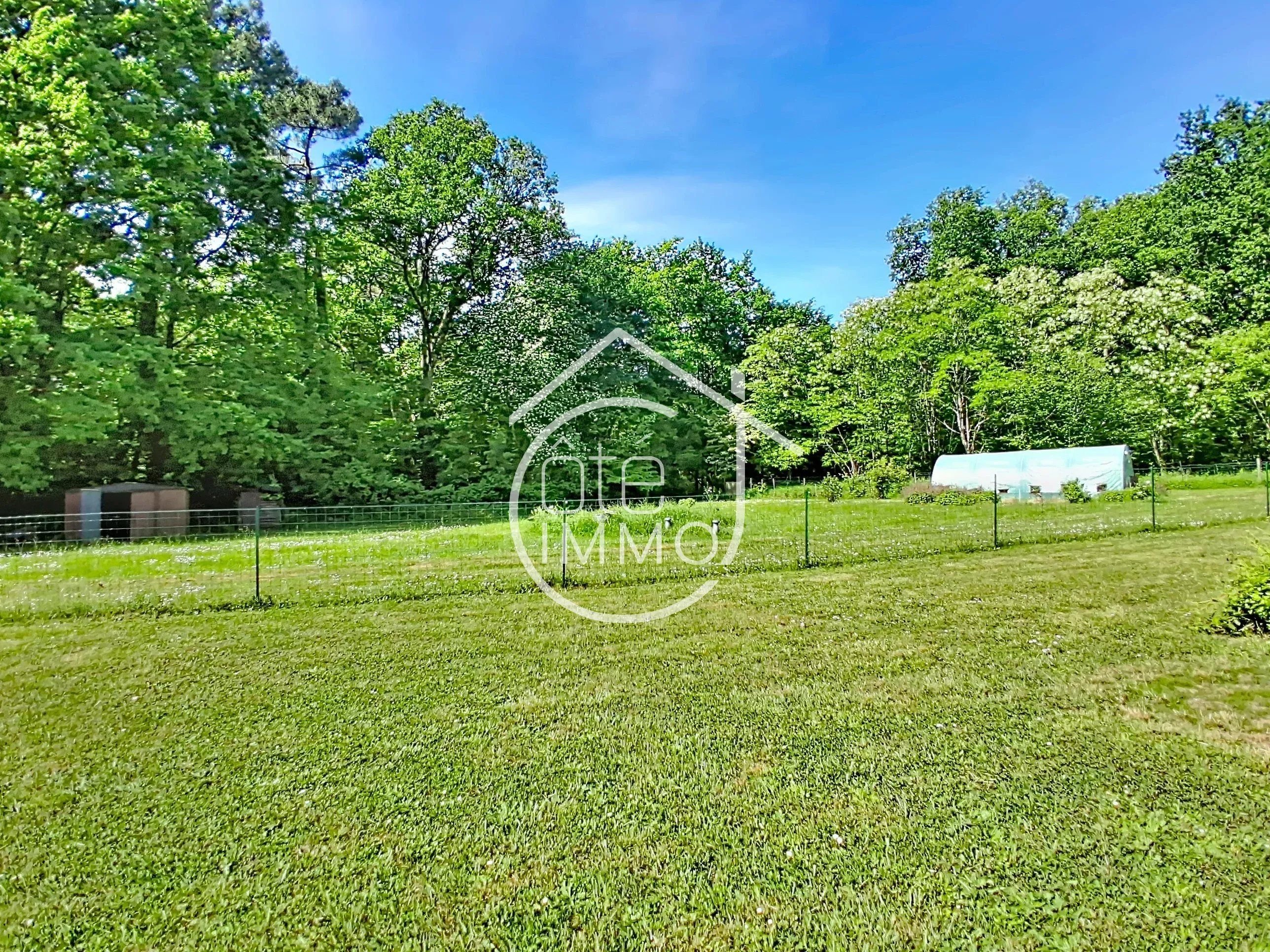 MARGUERON : Ravissante villa de plain-pied 108 m² sur beau parc arboré de 2961 m²
