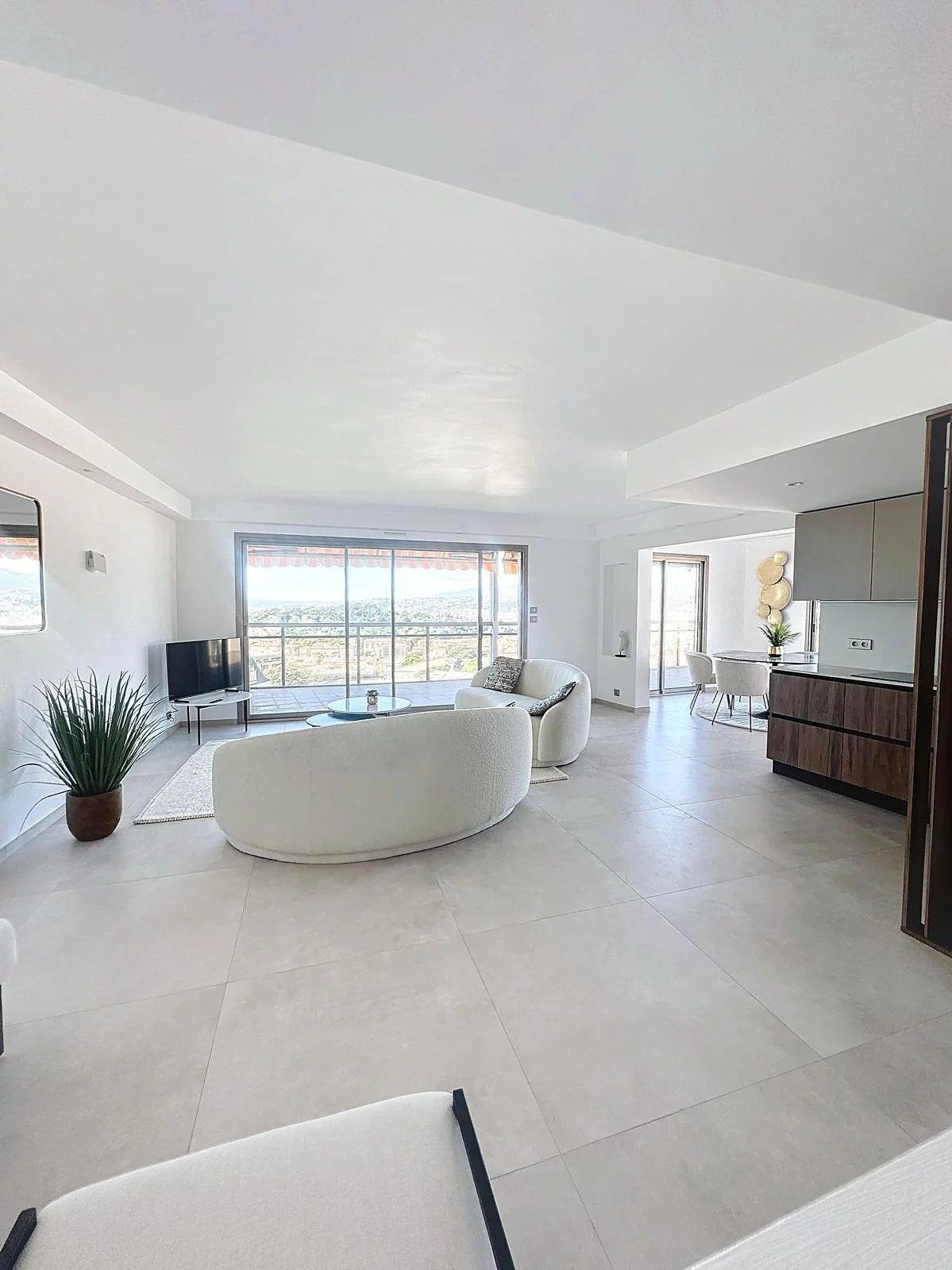 Appartement 113 m2 avec terrasse de 190 m2 Mont Boron