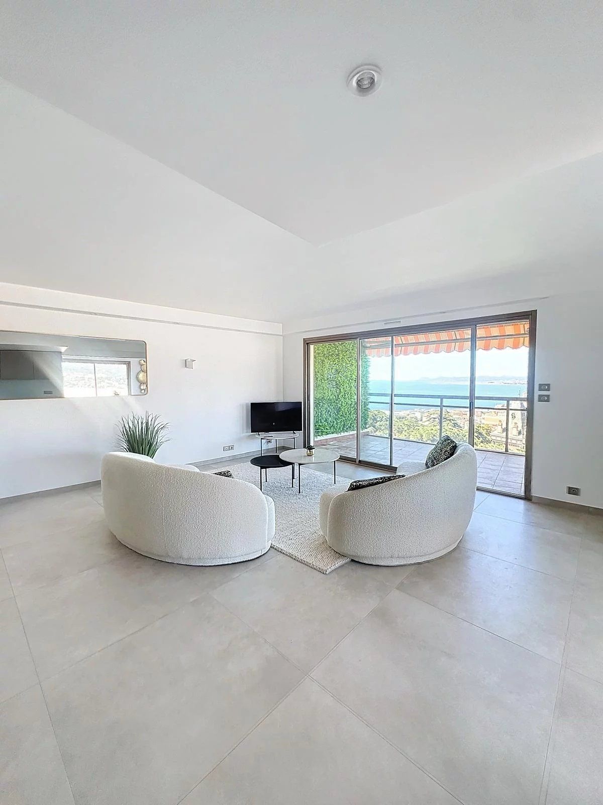 Appartement 113 m2 avec terrasse de 190 m2 Mont Boron