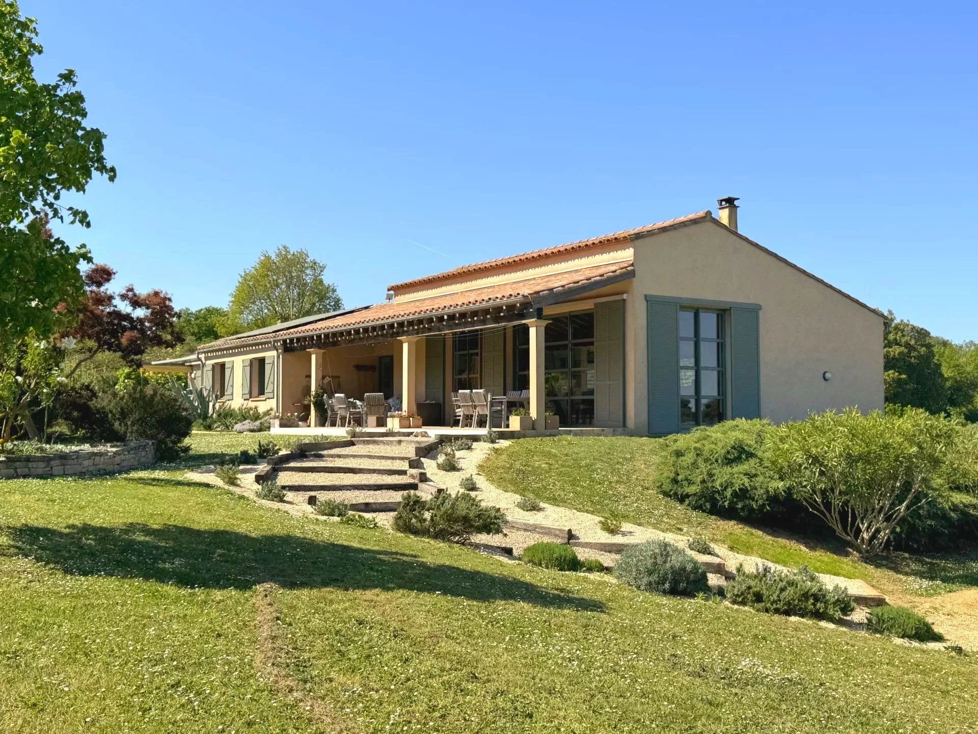 Comfortable ecological property in a green setting