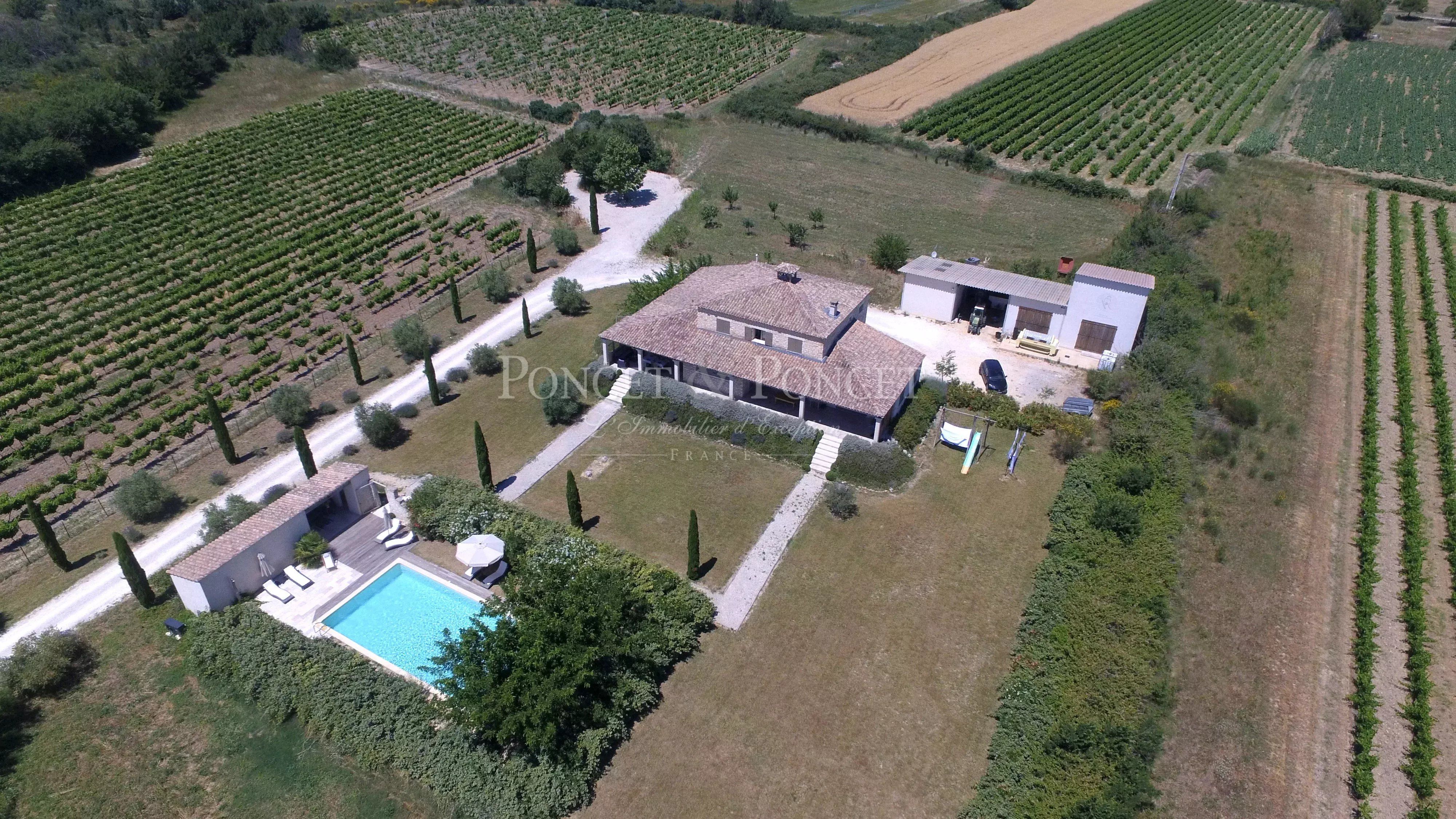 Domaine Viticole proche Uzès
